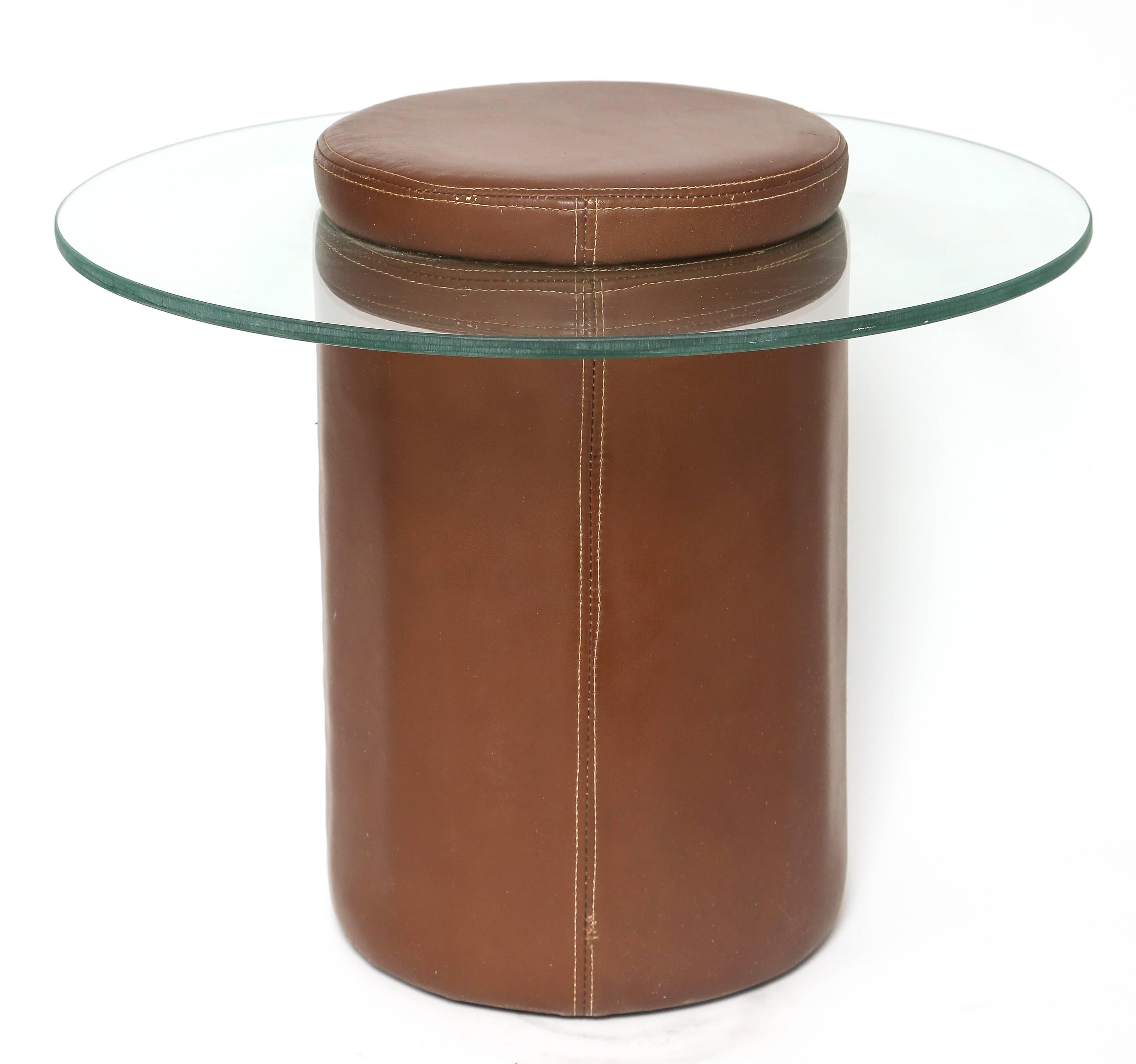 Pair of Mid-Century Modern French Adnet Style Leather/ Glass Side/ End Tables In Good Condition For Sale In Miami, FL