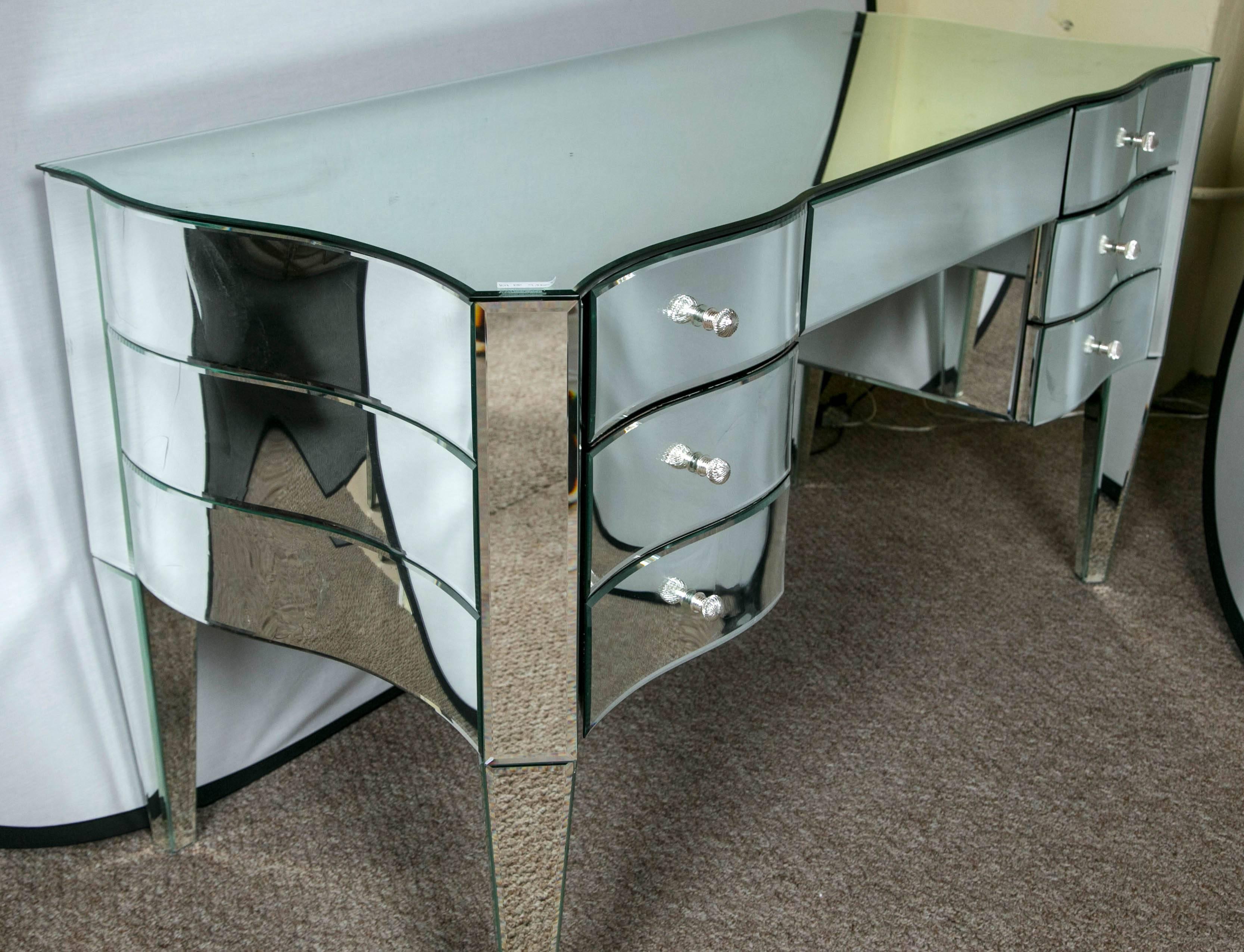 Art Deco Inspired  Beveled Mirrored Vanity Desk Hollywood Regency Style In Good Condition In Stamford, CT