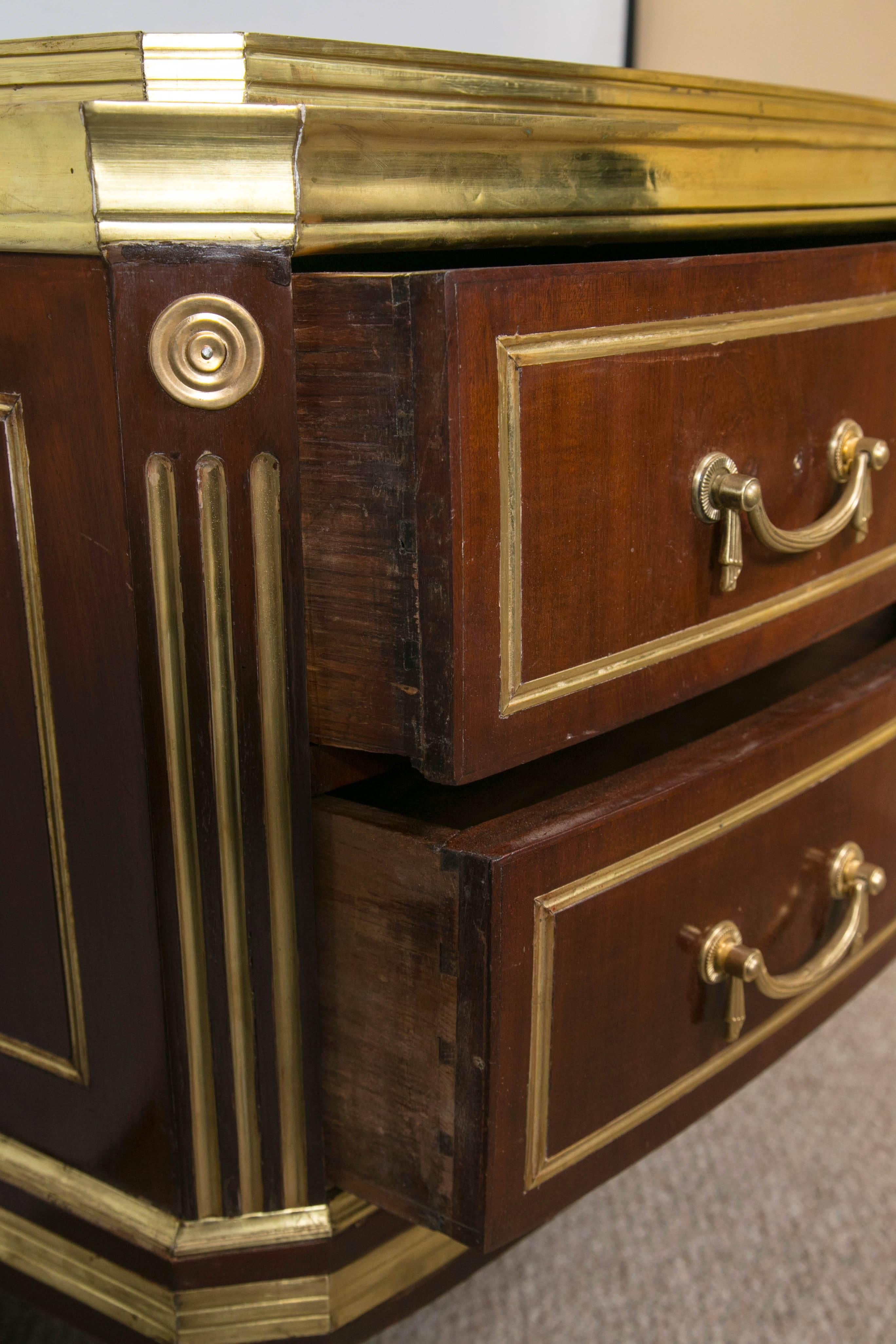Early 20th Century Pair of Russian Neoclassical Demilune Commodes or Bedside Stands