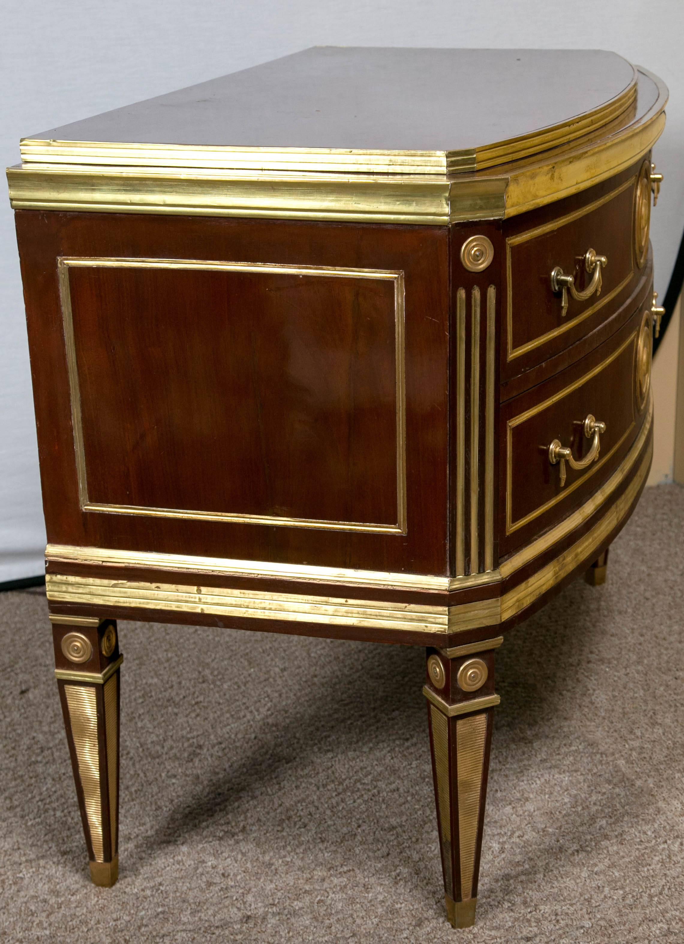 Pair of Russian Neoclassical Demilune Commodes or Bedside Stands 3