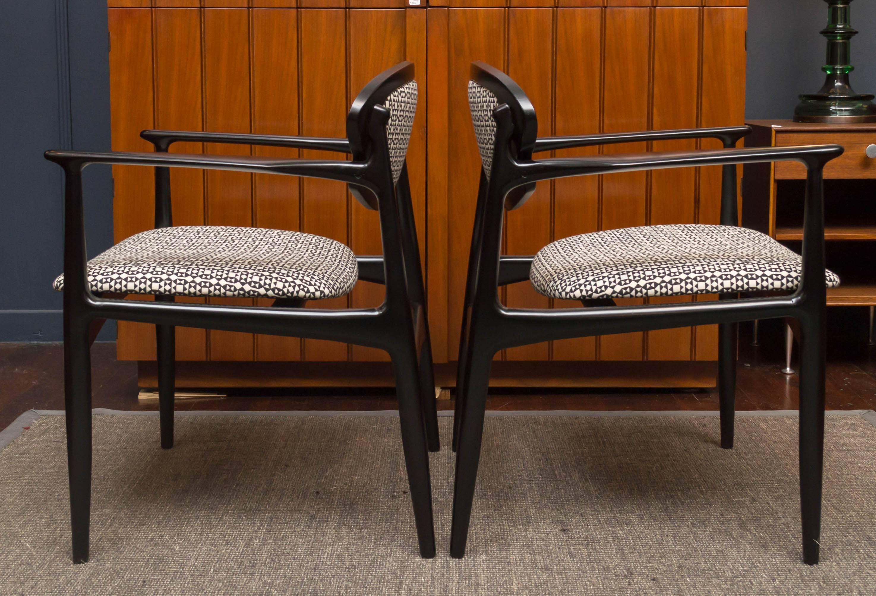 Dänische Sessel für Selig, Paar (Moderne der Mitte des Jahrhunderts) im Angebot