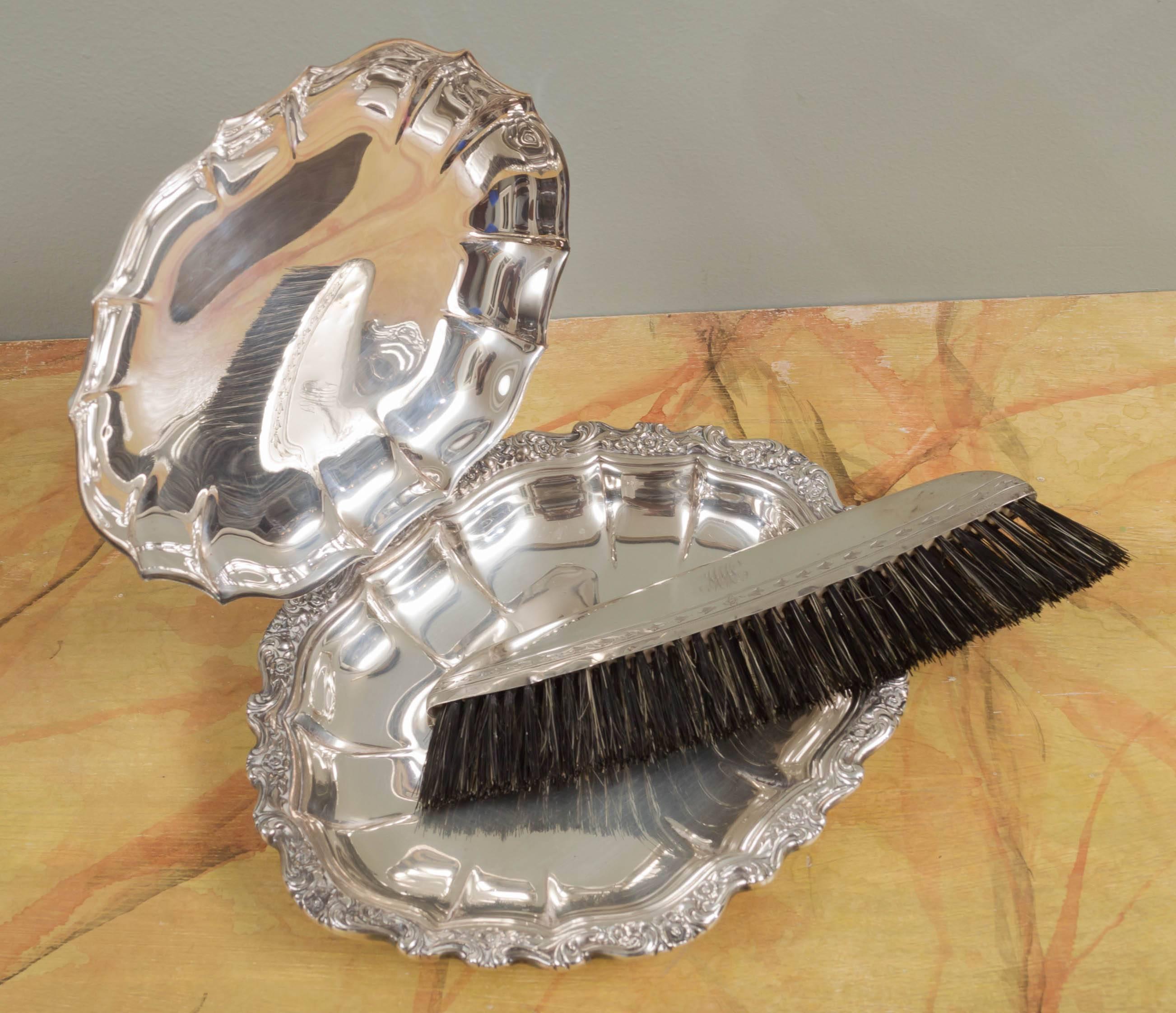 American Classical Silver Silent Butler For Sale