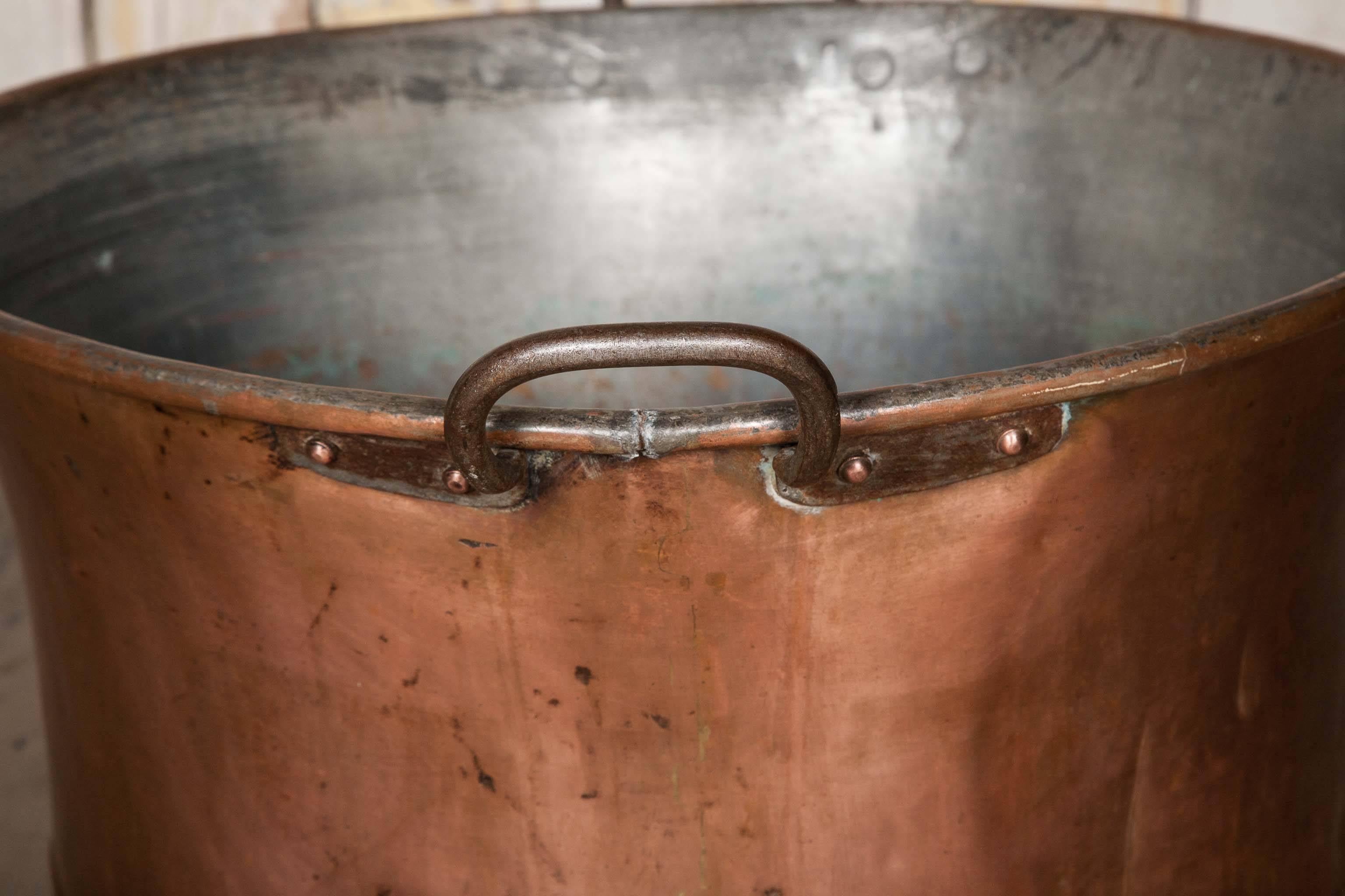 Original Antique Polished Copper Cooking Pot In Good Condition For Sale In London, GB