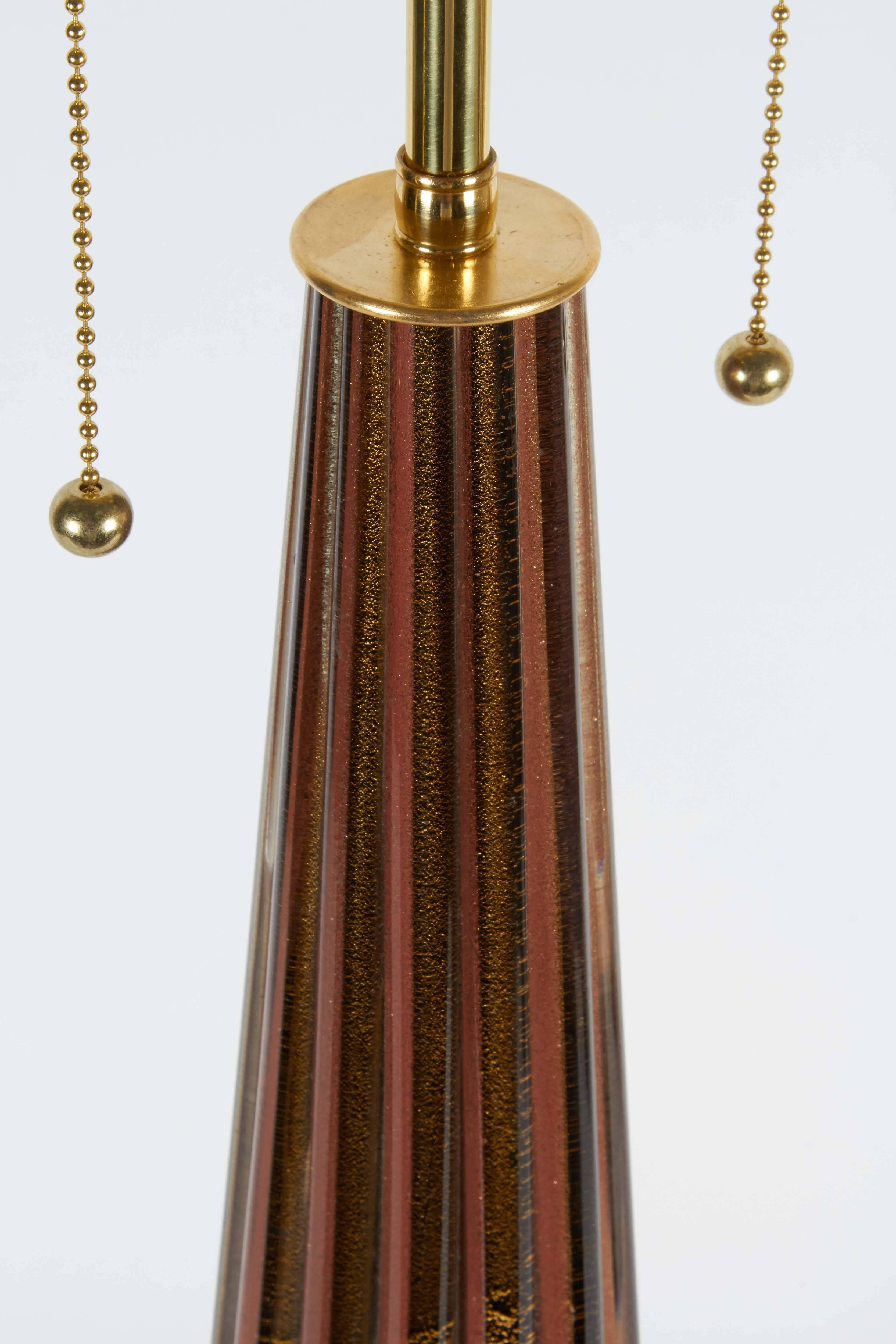 Italian Murano Glass Ribbed Lamp on Lucite Base In Excellent Condition In New York, NY