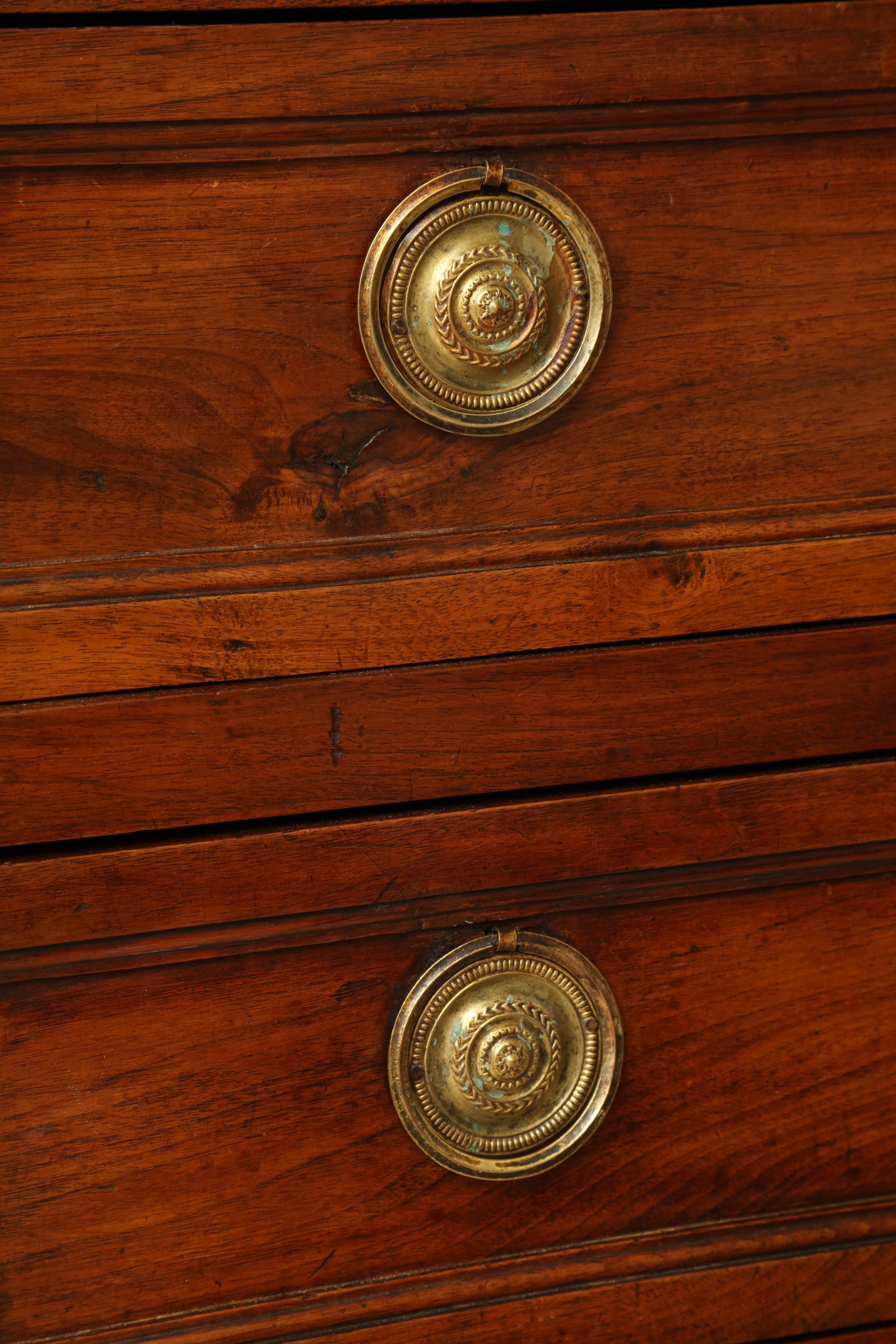 French 18th Century Walnut Commode with Three Drawers and Gray Marble Top In Excellent Condition In New York, NY