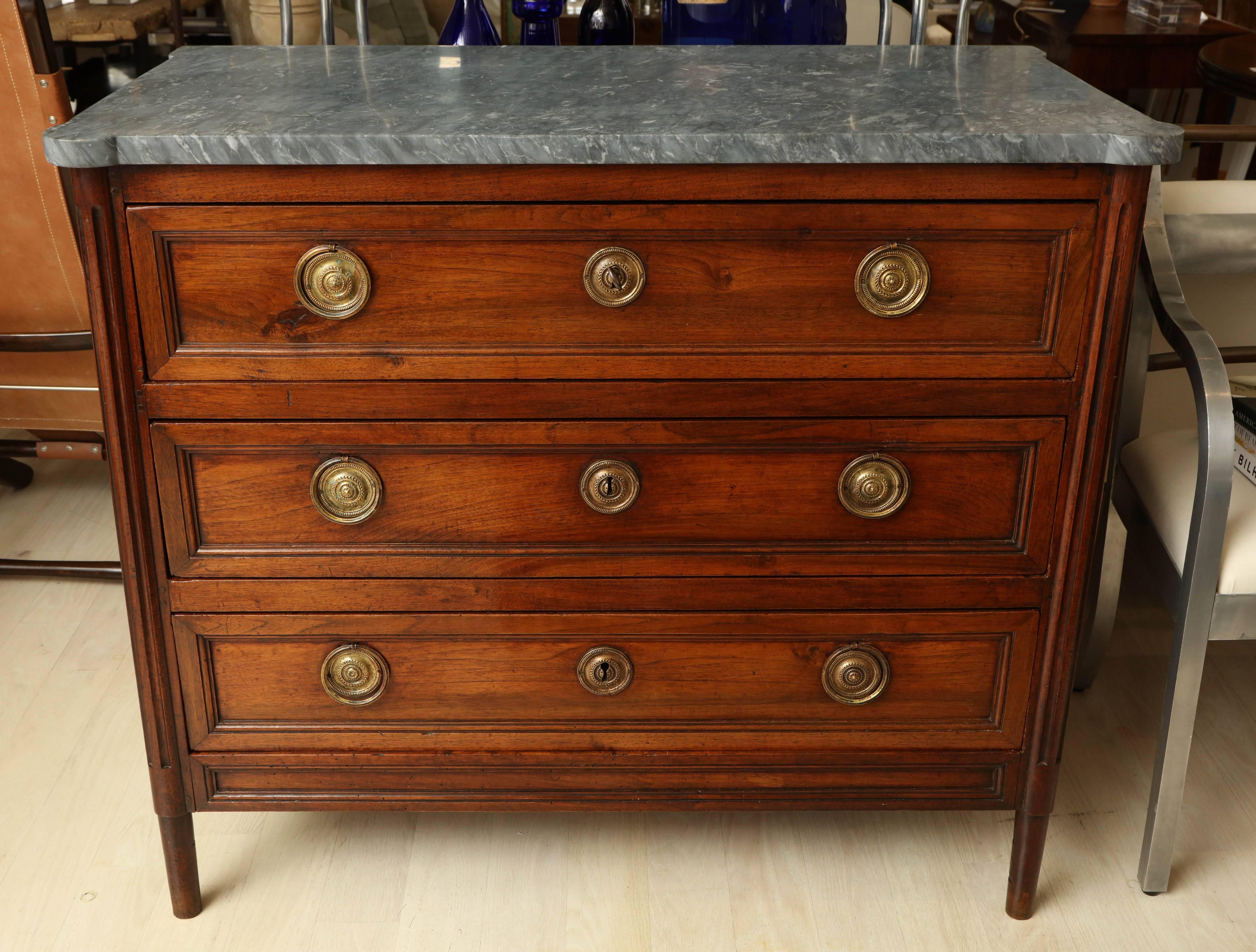 French 18th Century Walnut Commode with Three Drawers and Gray Marble Top 2