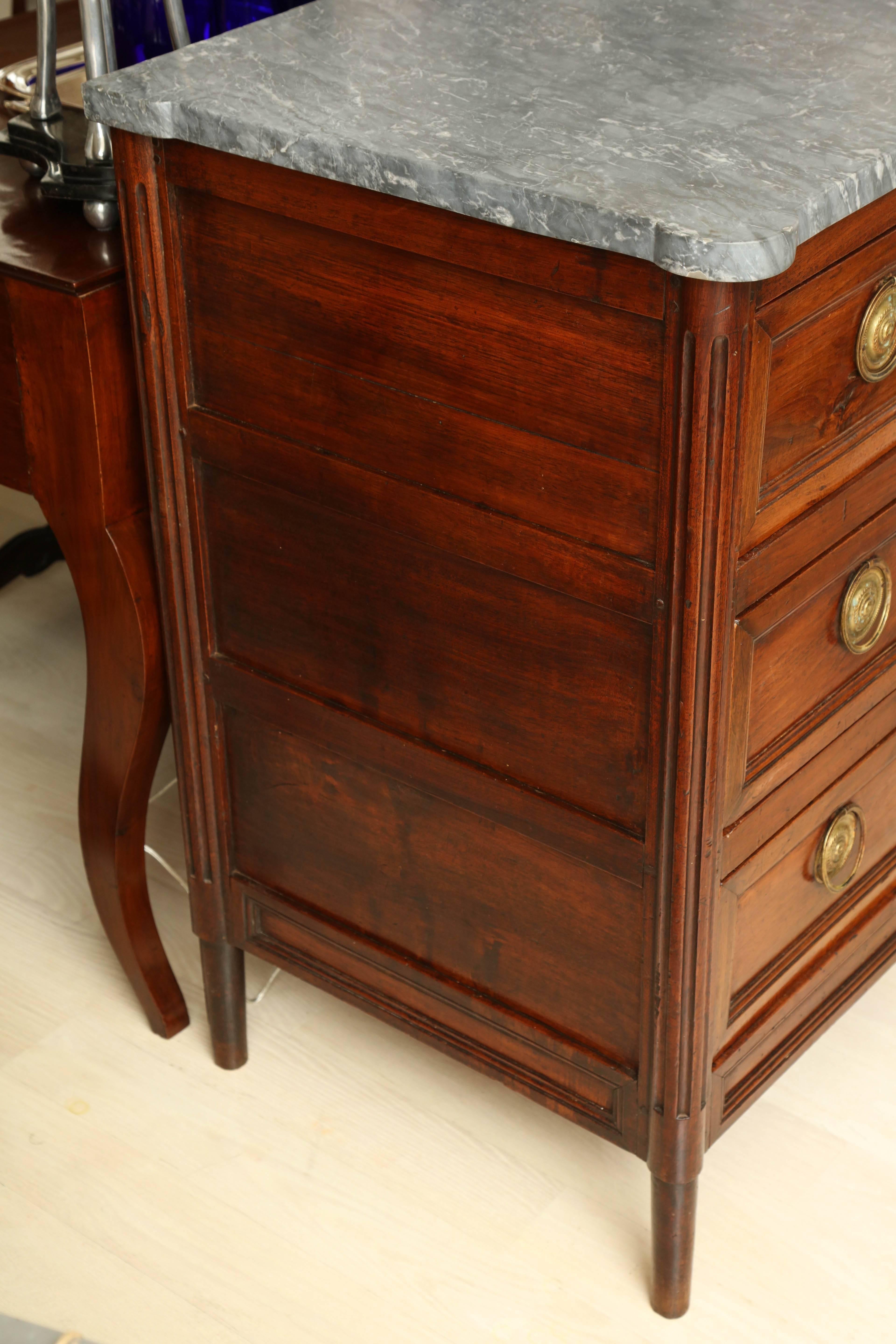 French 18th Century Walnut Commode with Three Drawers and Gray Marble Top 4