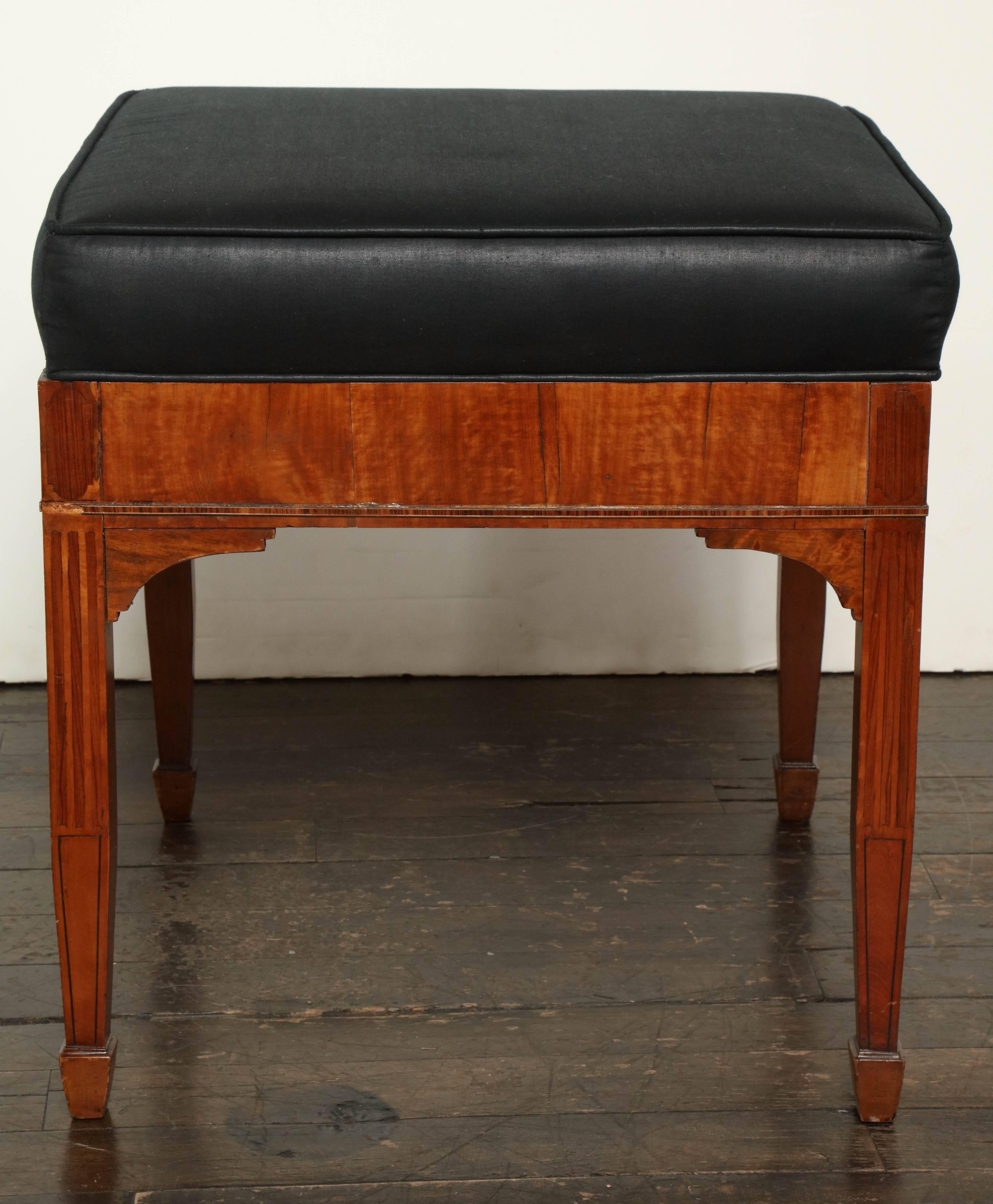 English, Edwardian Fruitwood Stool (Obstholz)