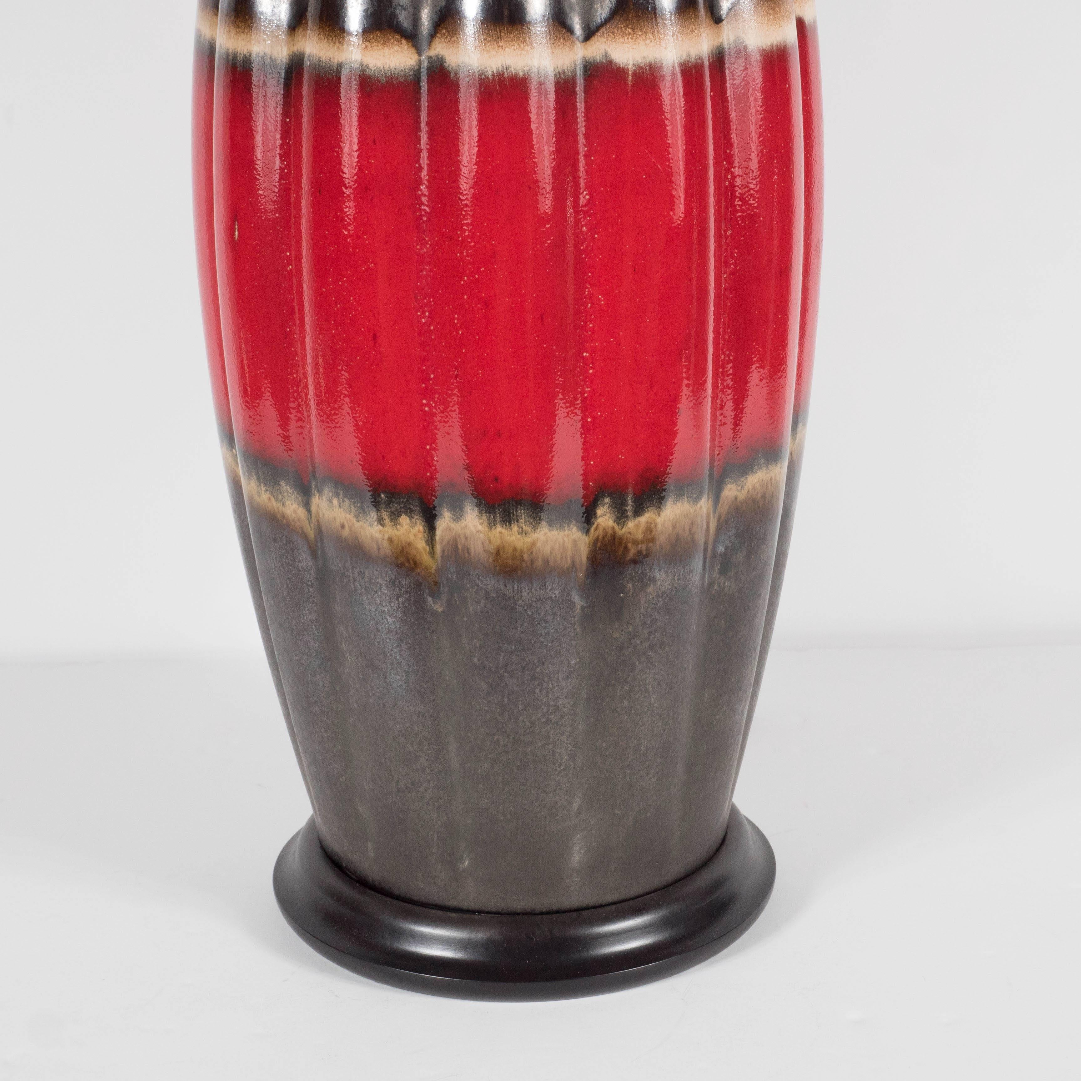 Paar dekorative Keramik-Tischlampen in Urnenform von Lorin Marsh, modernistisches Paar im Zustand „Hervorragend“ im Angebot in New York, NY