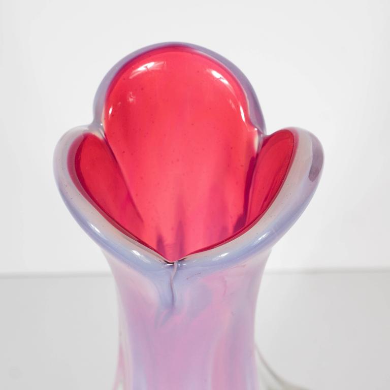 Italian Mid-Century Handblown Murano Glass Vase in Ombre Tones of Rose and Chambord For Sale