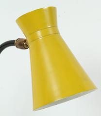 Gelbe Tischlampe „Cocotte“ von Jacques Biny für Luminalite