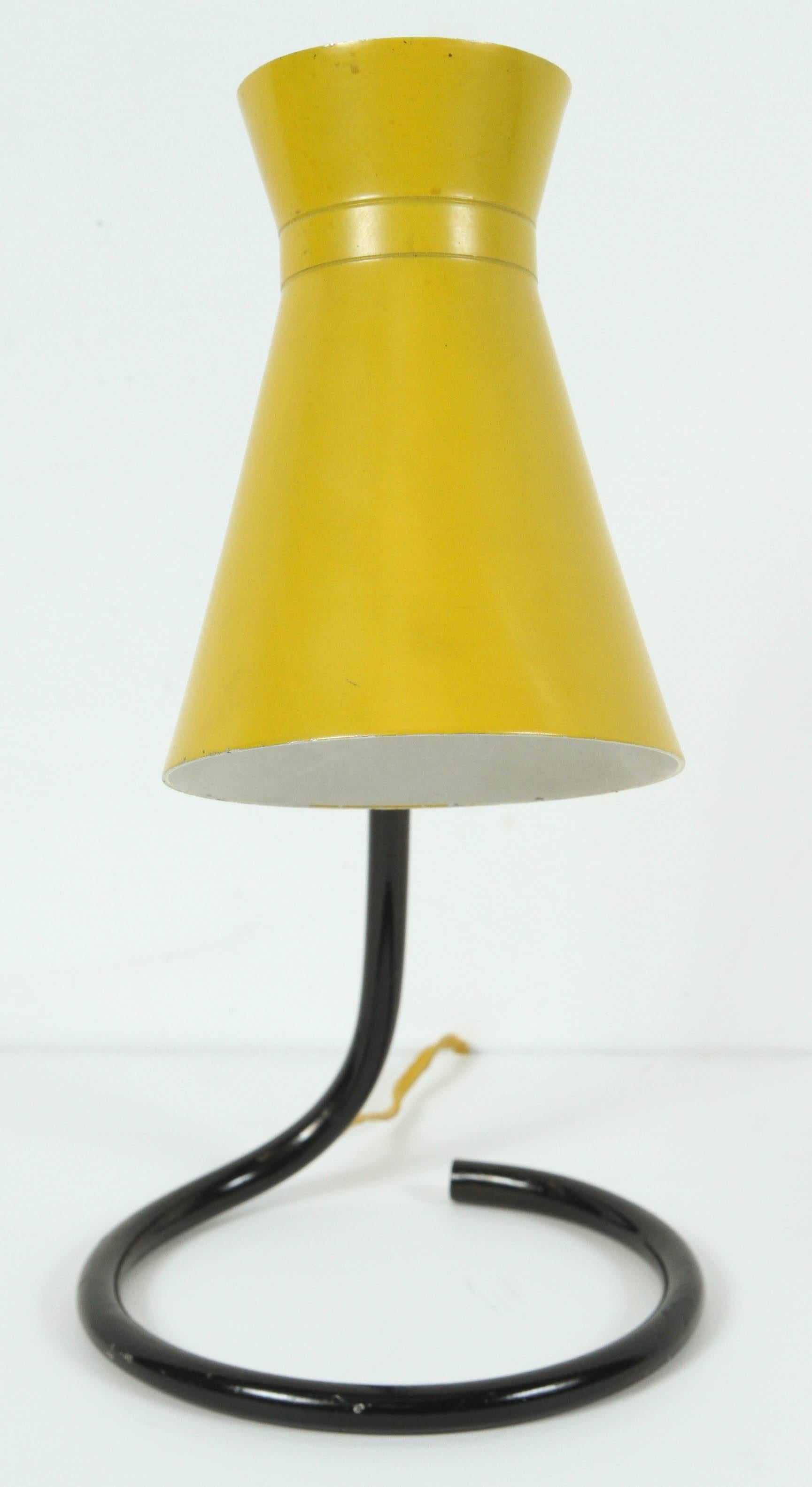 Gelbe Tischlampe „Cocotte“ von Jacques Biny für Luminalite (Französisch)
