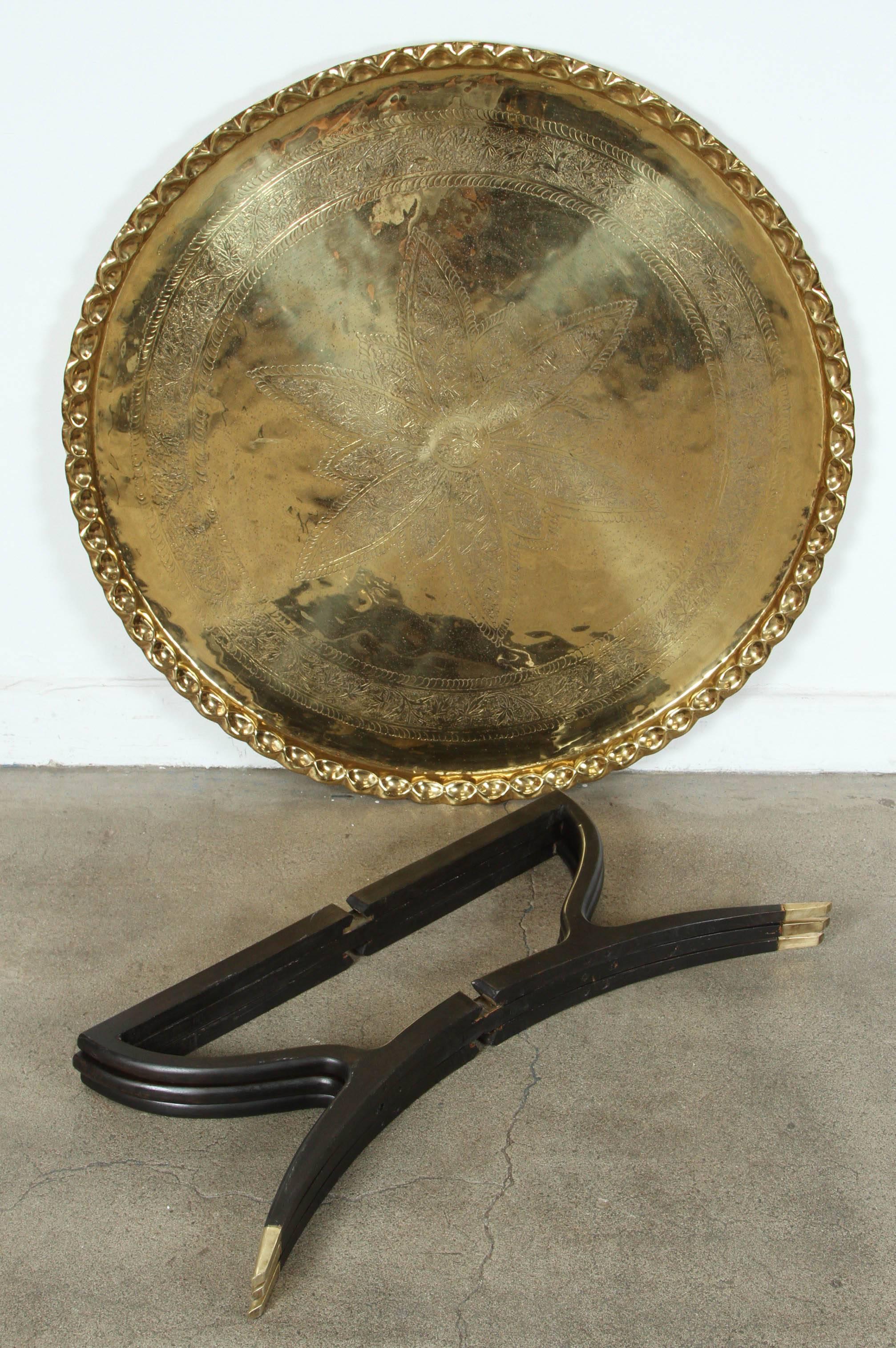 Anglo-Indian Large Polished Brass Tray Coffee Table on Spider-Leg