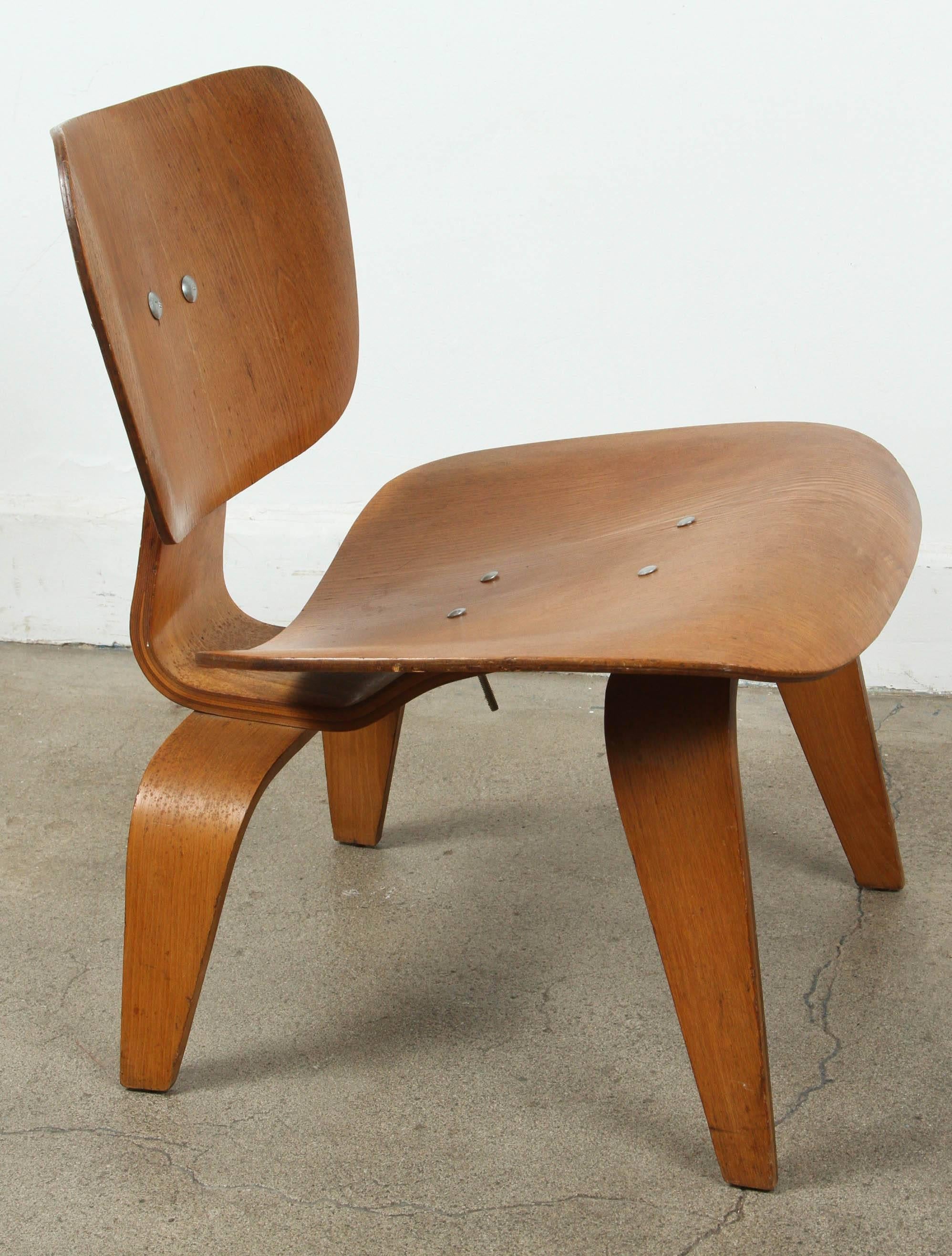 Mid-Century Modern Early Charles Eames Bentwood Lounge Chair Wood, LCW