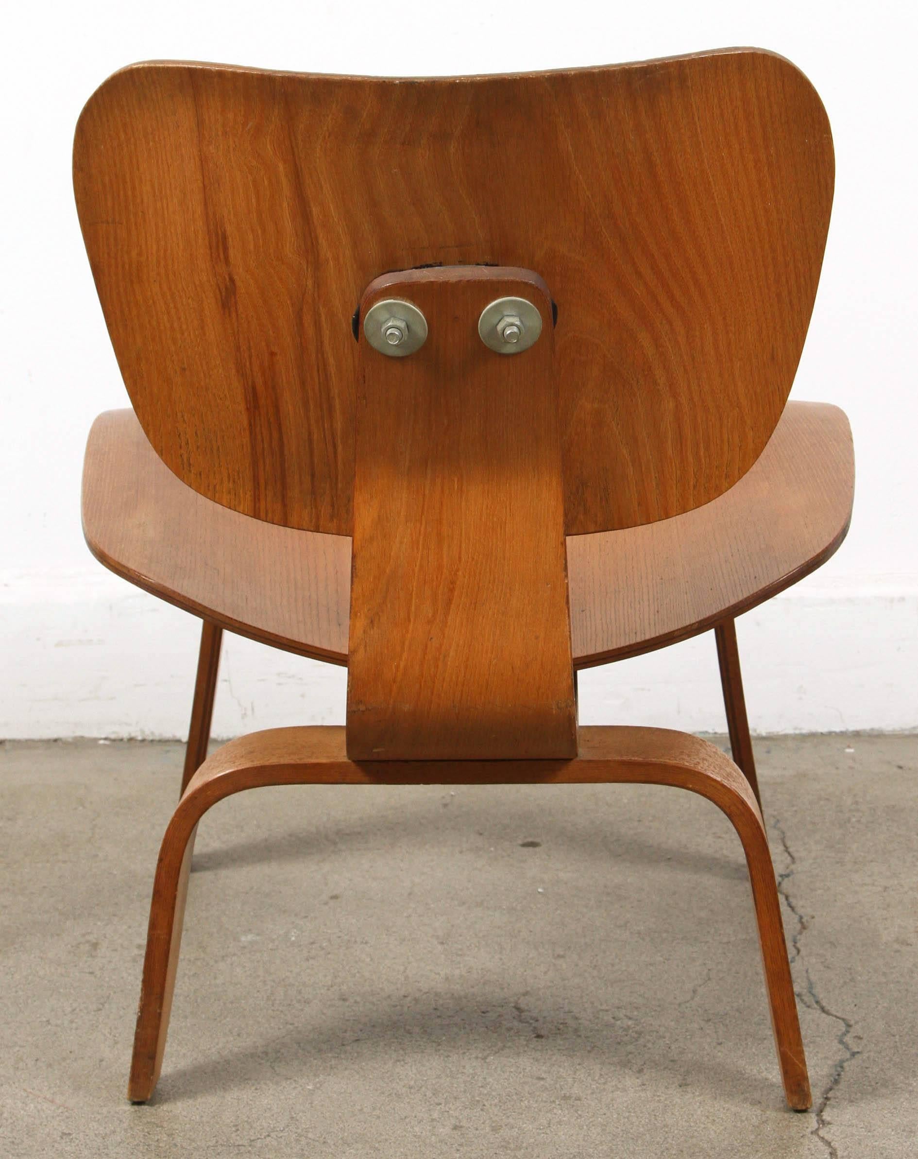 Hand-Crafted Early Charles Eames Bentwood Lounge Chair Wood, LCW