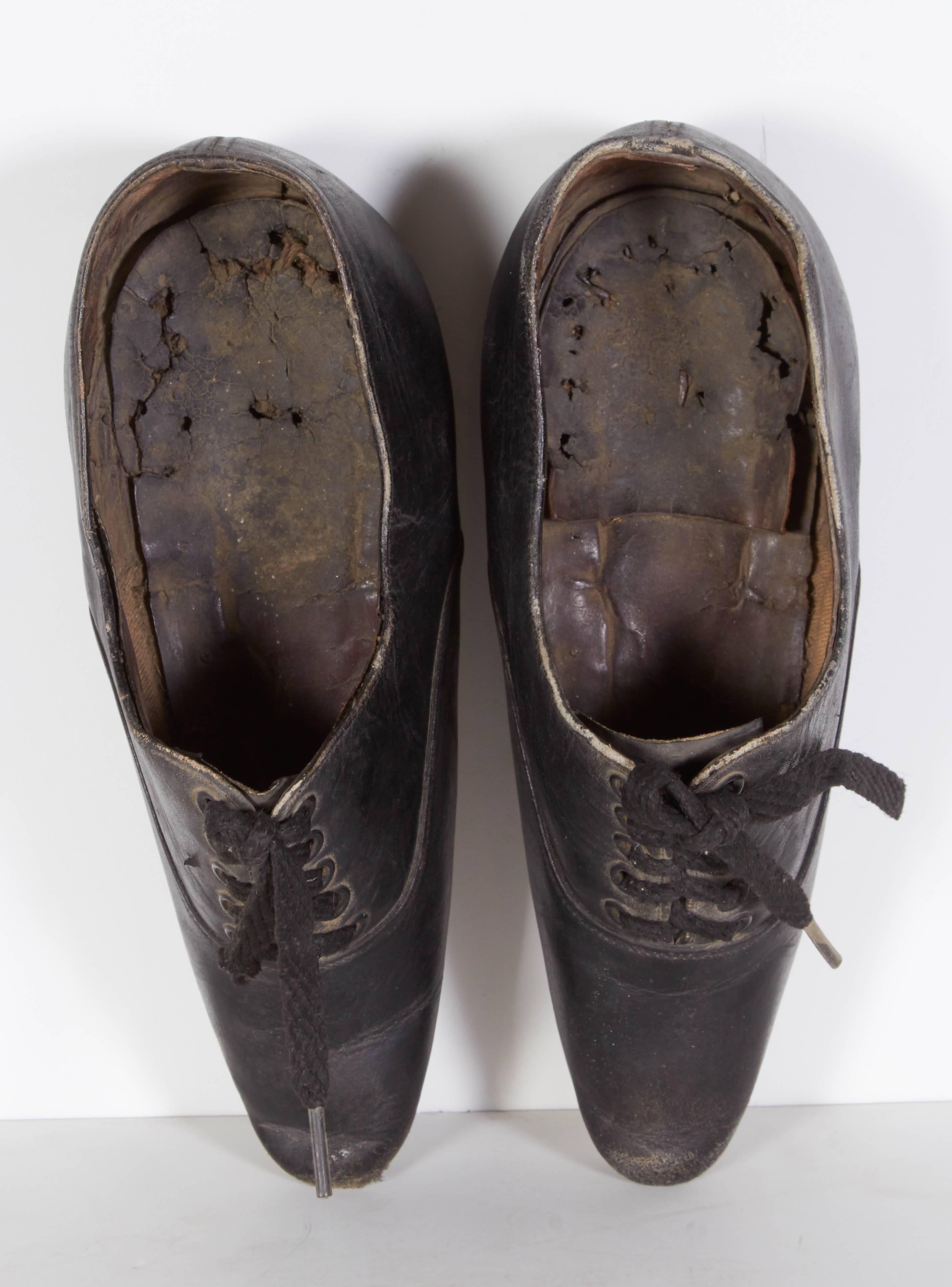 Late 19th Century Tiny 19th Century Chinese Women's Leather Shoes For Sale