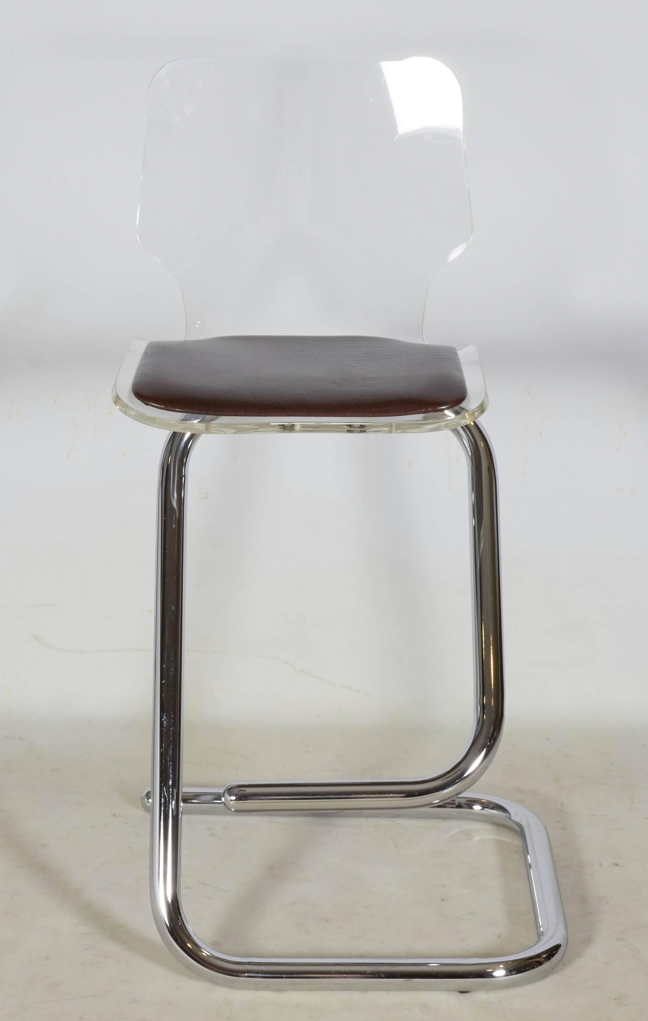 Mid-Century Modern Pair of Italian Lucite and Chrome Bar Stools For Sale