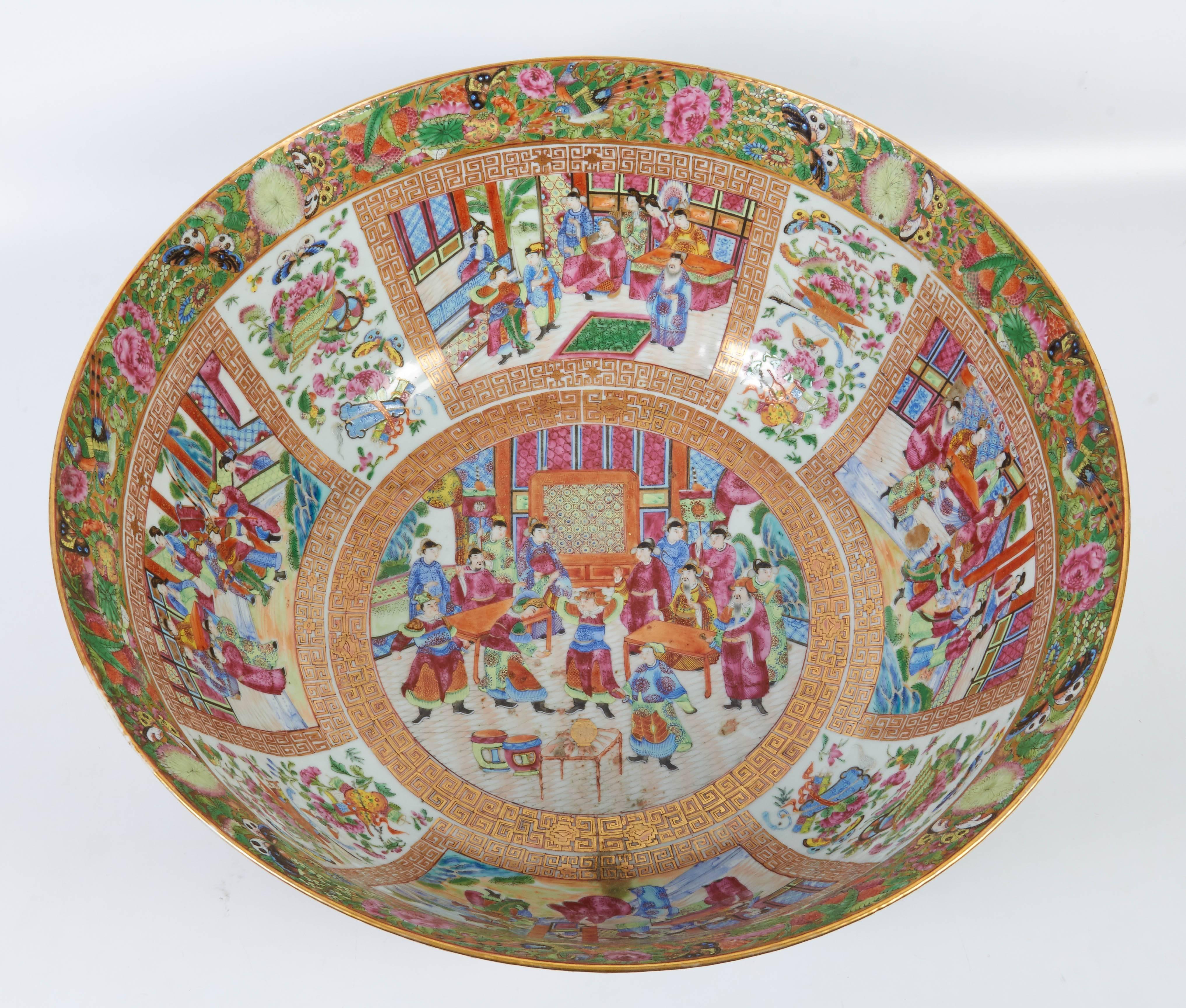 Chinese Export 'Canton Famille Rose, ' or 'Rose Medallion' Large Center Bowl In Good Condition In New York, NY