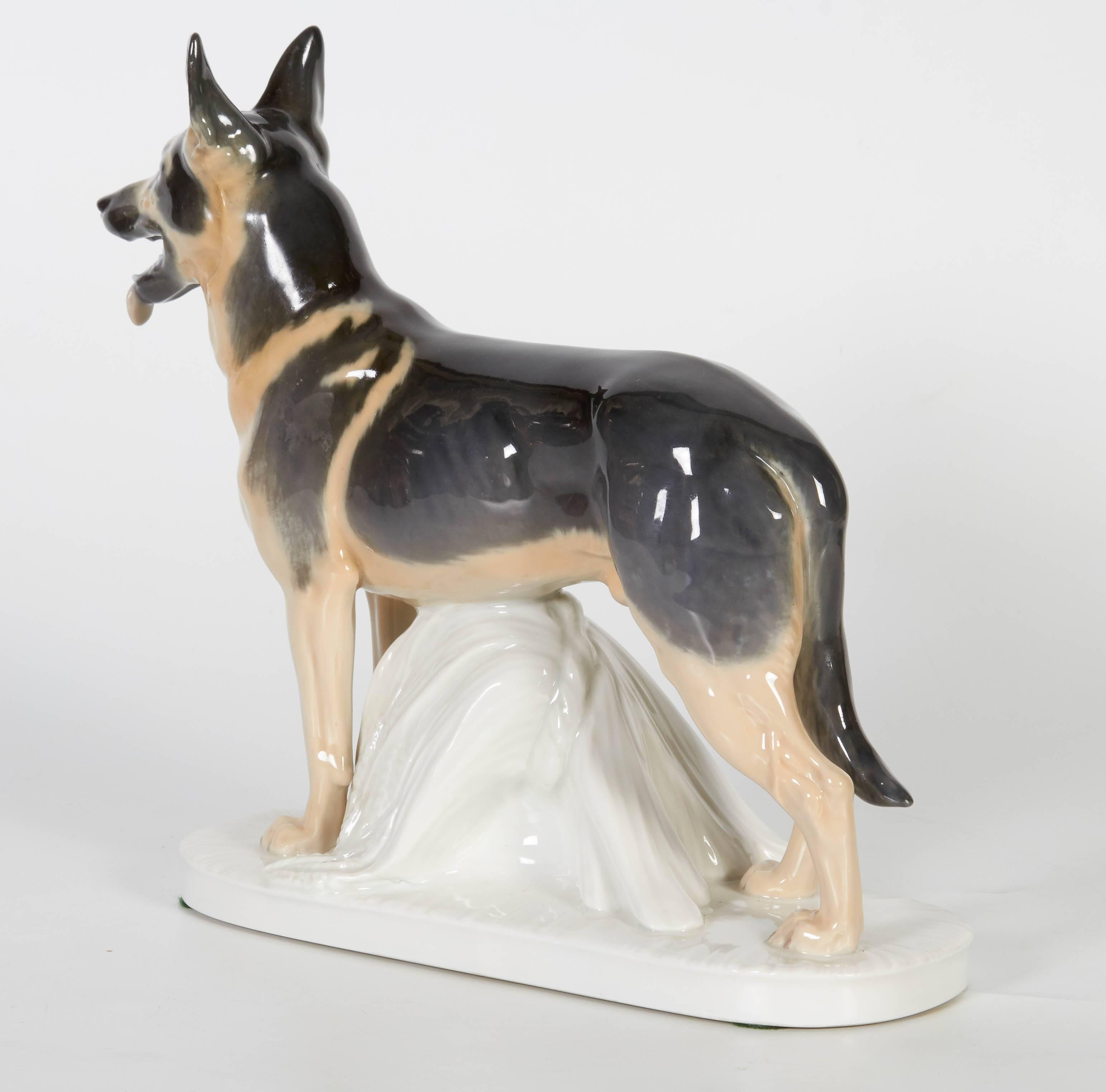 Meissener Porzellanfigur eines deutschen Hirtenhundes (Deutsch)