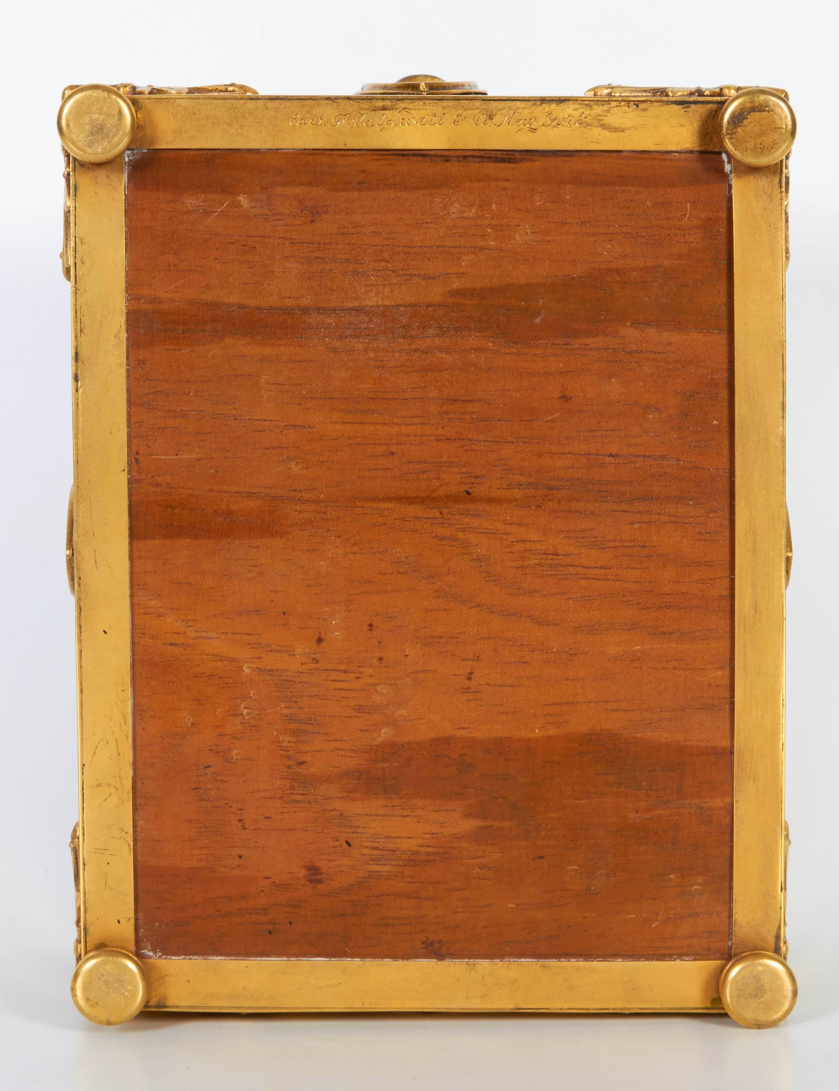 Amerikanische Bronze- und emaillierte Schachtel/Humidor von E.F. Caldwell, New York, 1900er Jahre im Angebot 5