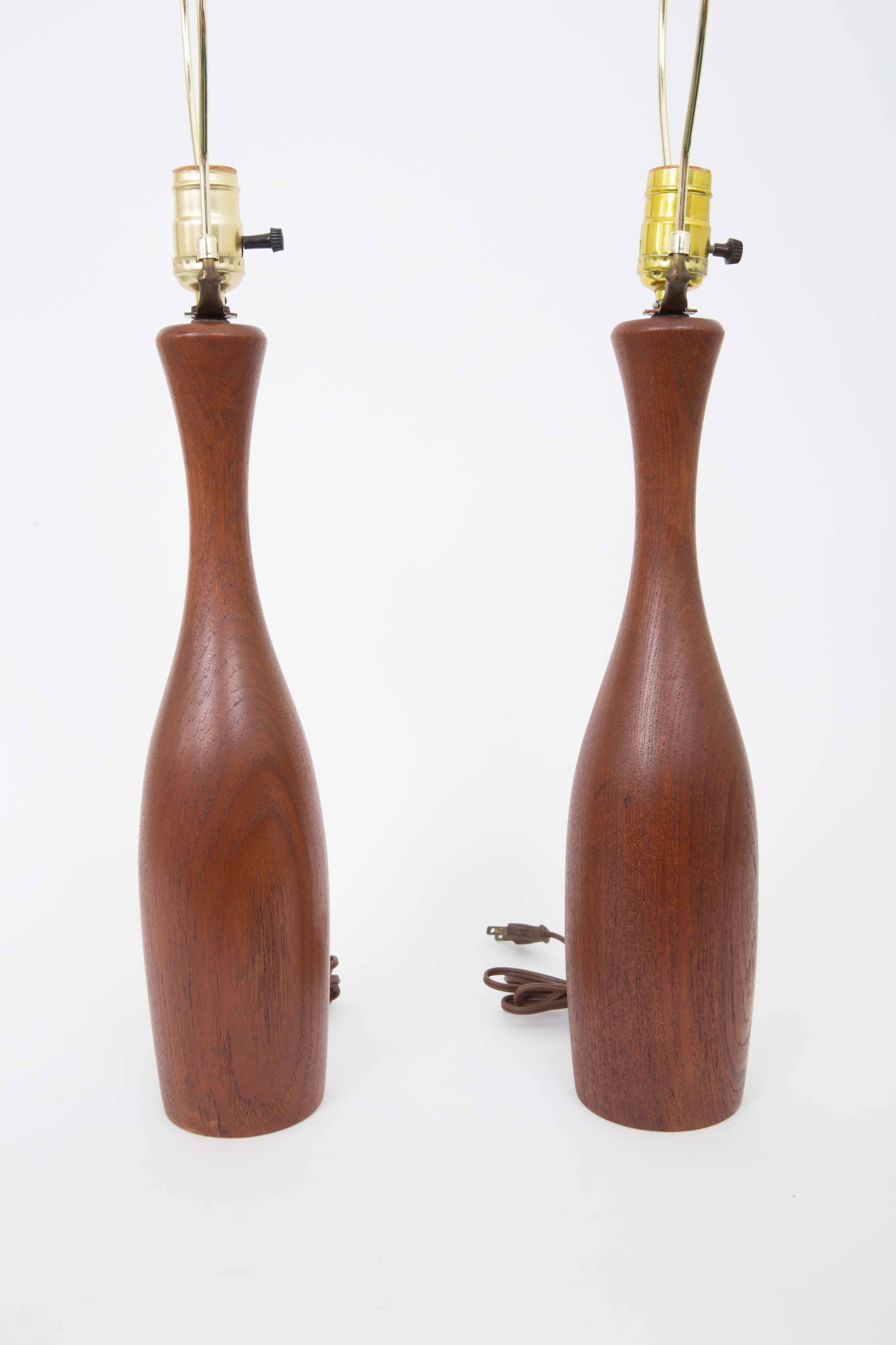 Pair of 1950s Danish Bowling Pin Shape Teak Table Lamps In Excellent Condition In Southampton, NY