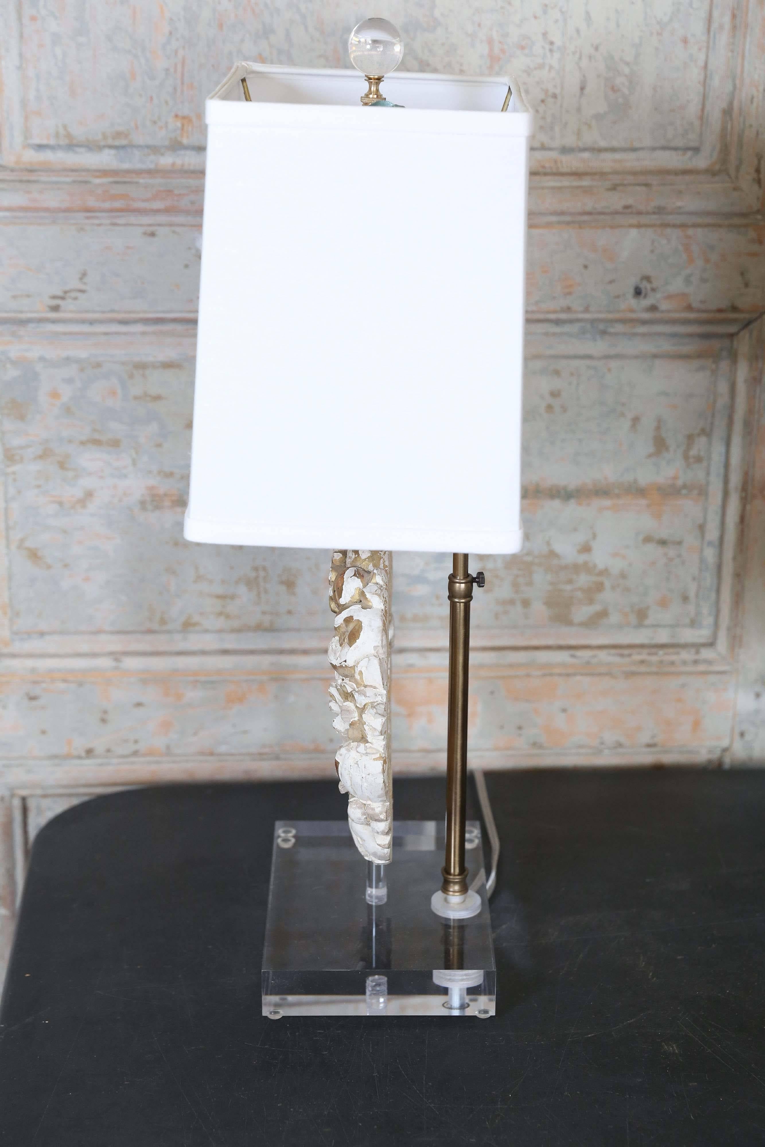 italien Lampe de table Giltwood Wreath Fragment en vente