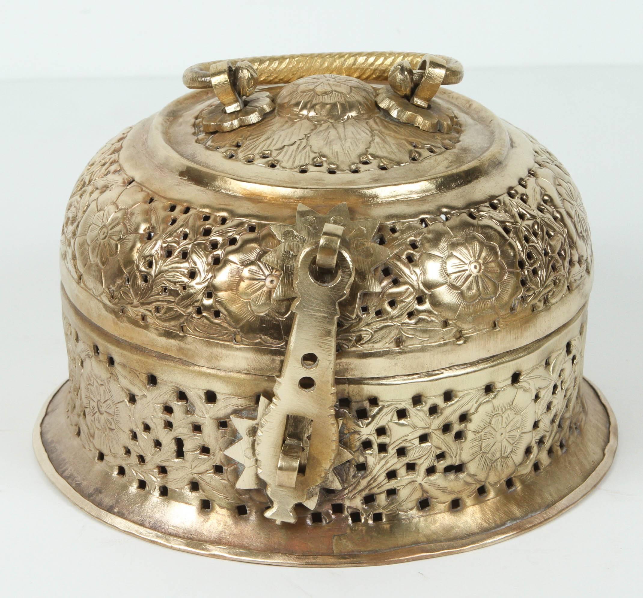 Anglo-Indian Polished Brass Pierced Box In Good Condition In North Hollywood, CA