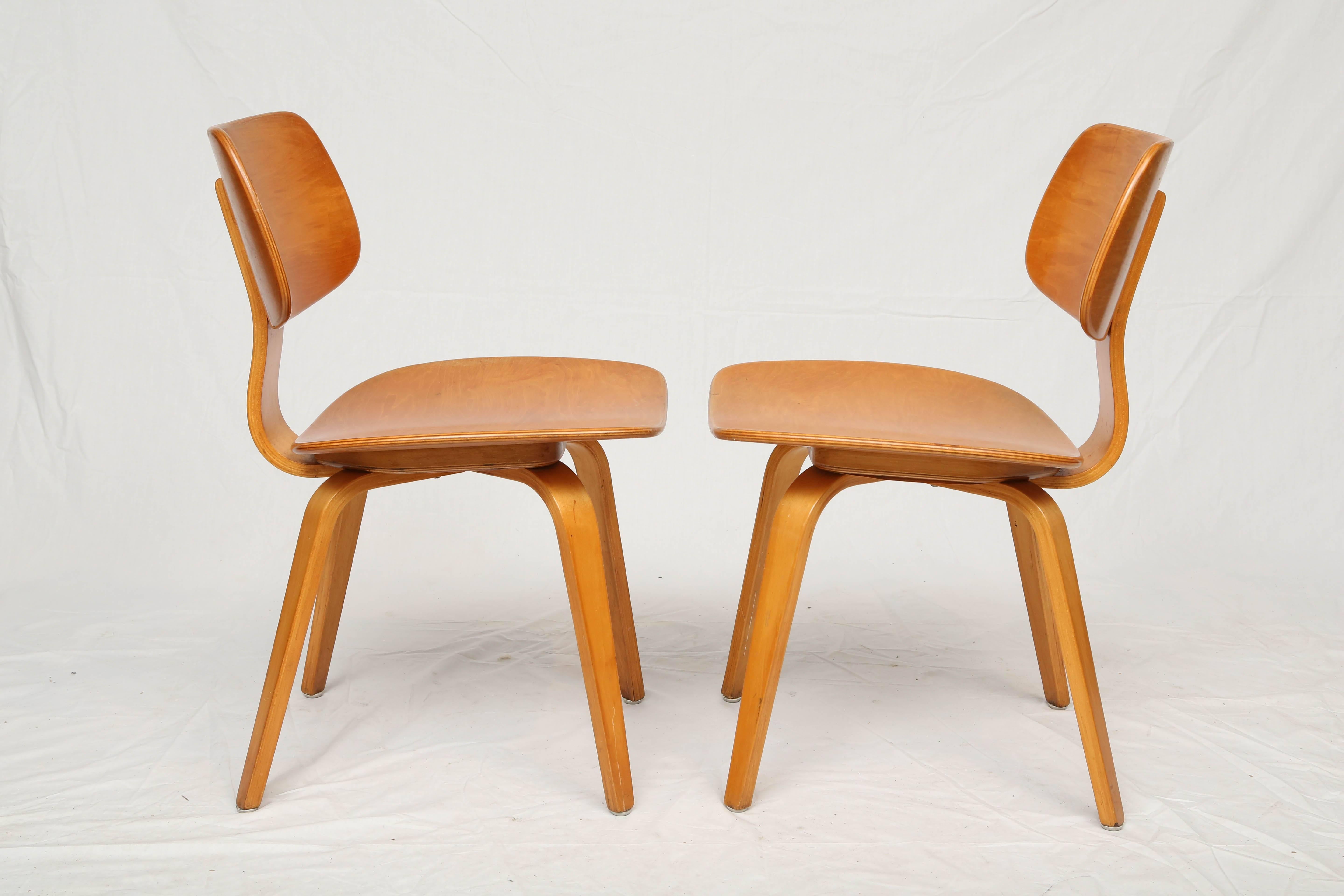 Molded Pair of Vintage Bentwood Sidechairs by Michael Thonet