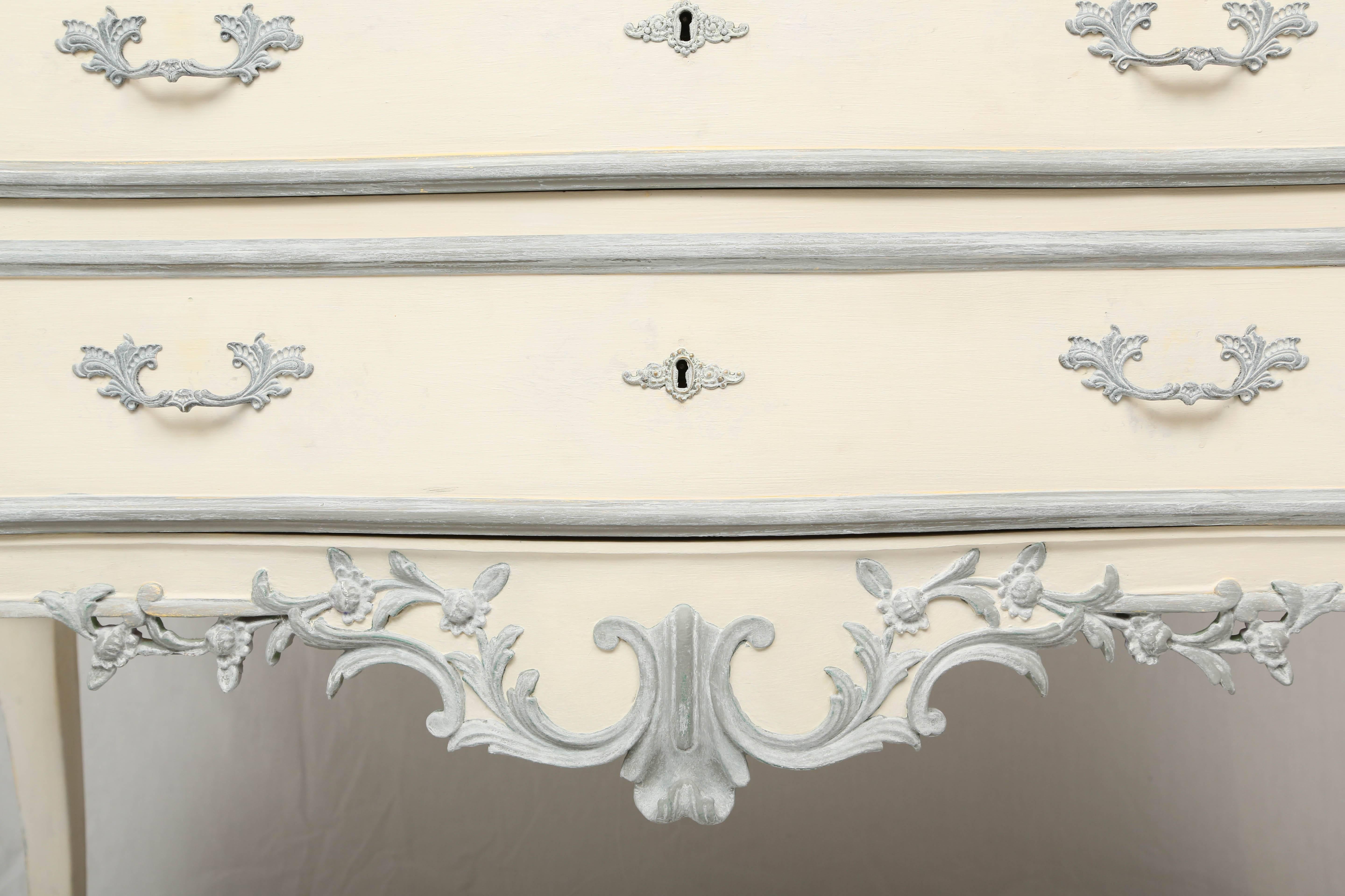 Pair of Painted 19th Century Commodes In Excellent Condition In West Palm Beach, FL