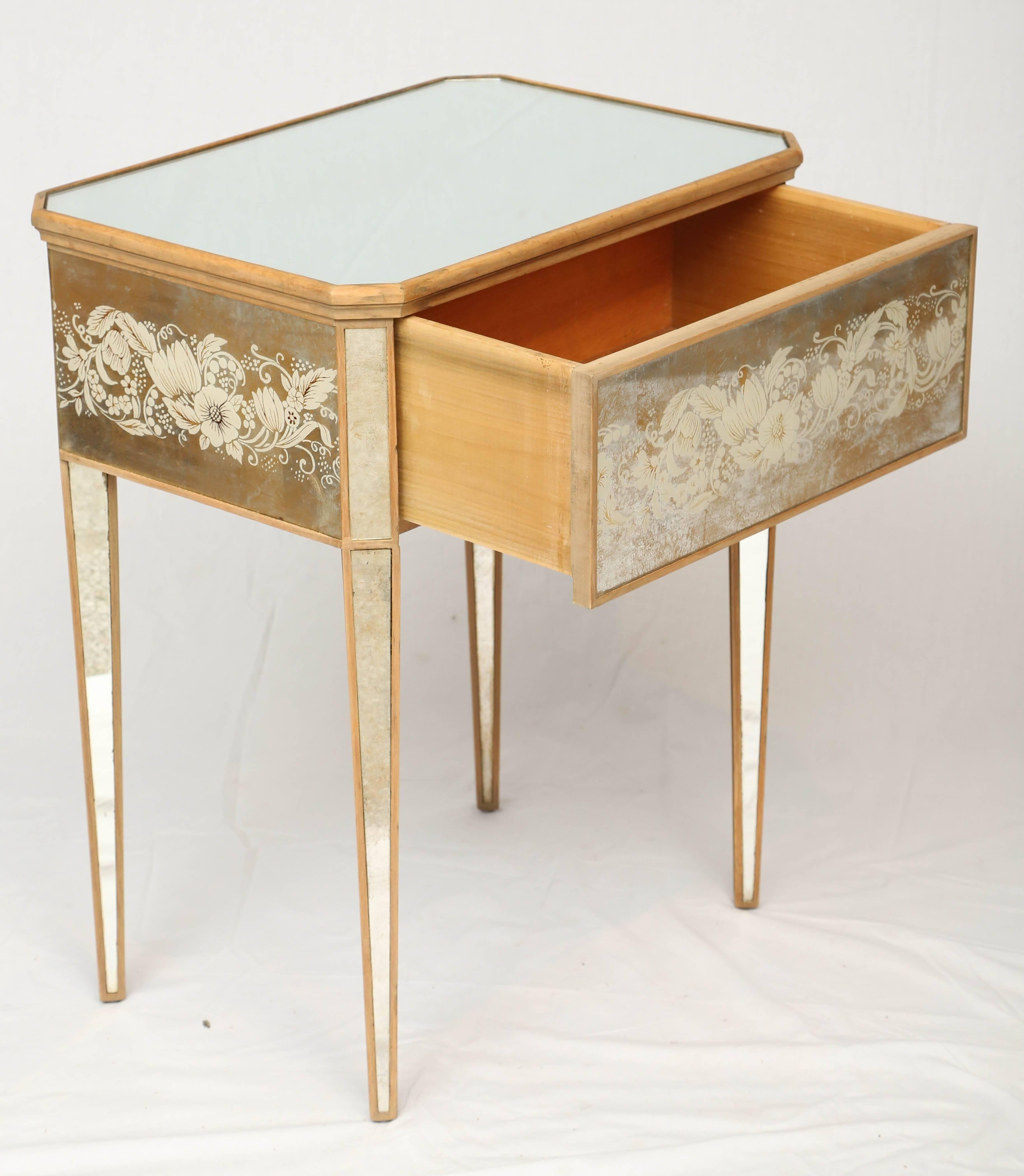 Mirrored Églomisé Bedside Table In Excellent Condition In West Palm Beach, FL