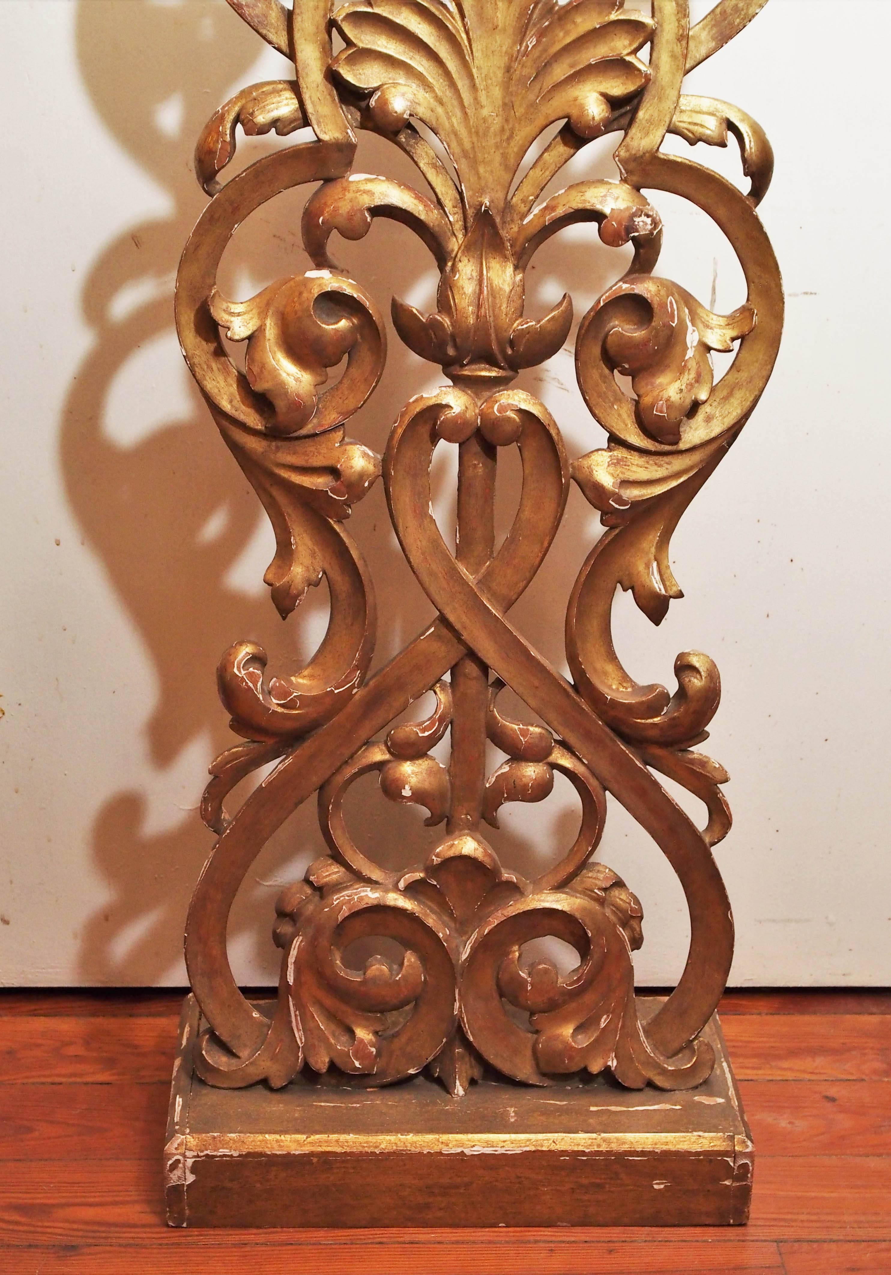 Pair of Italian Giltwood Carved Elements In Good Condition In Natchez, MS