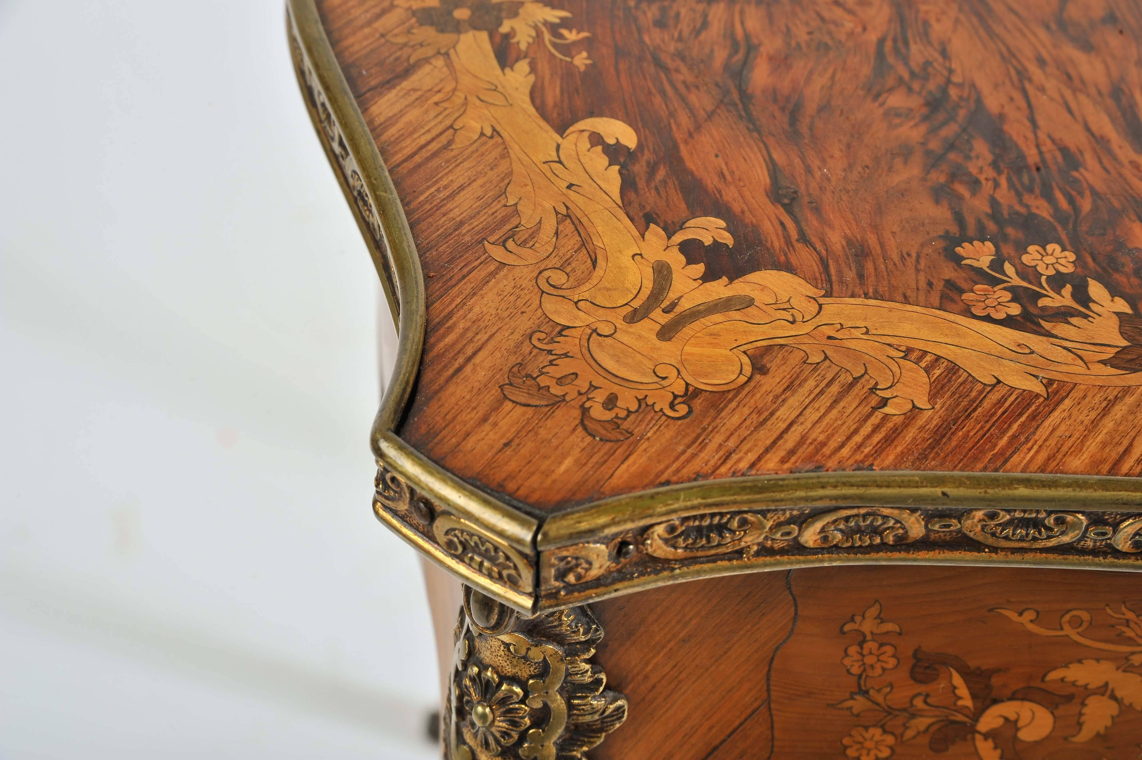 Francese Tavolino Antique French in vendita