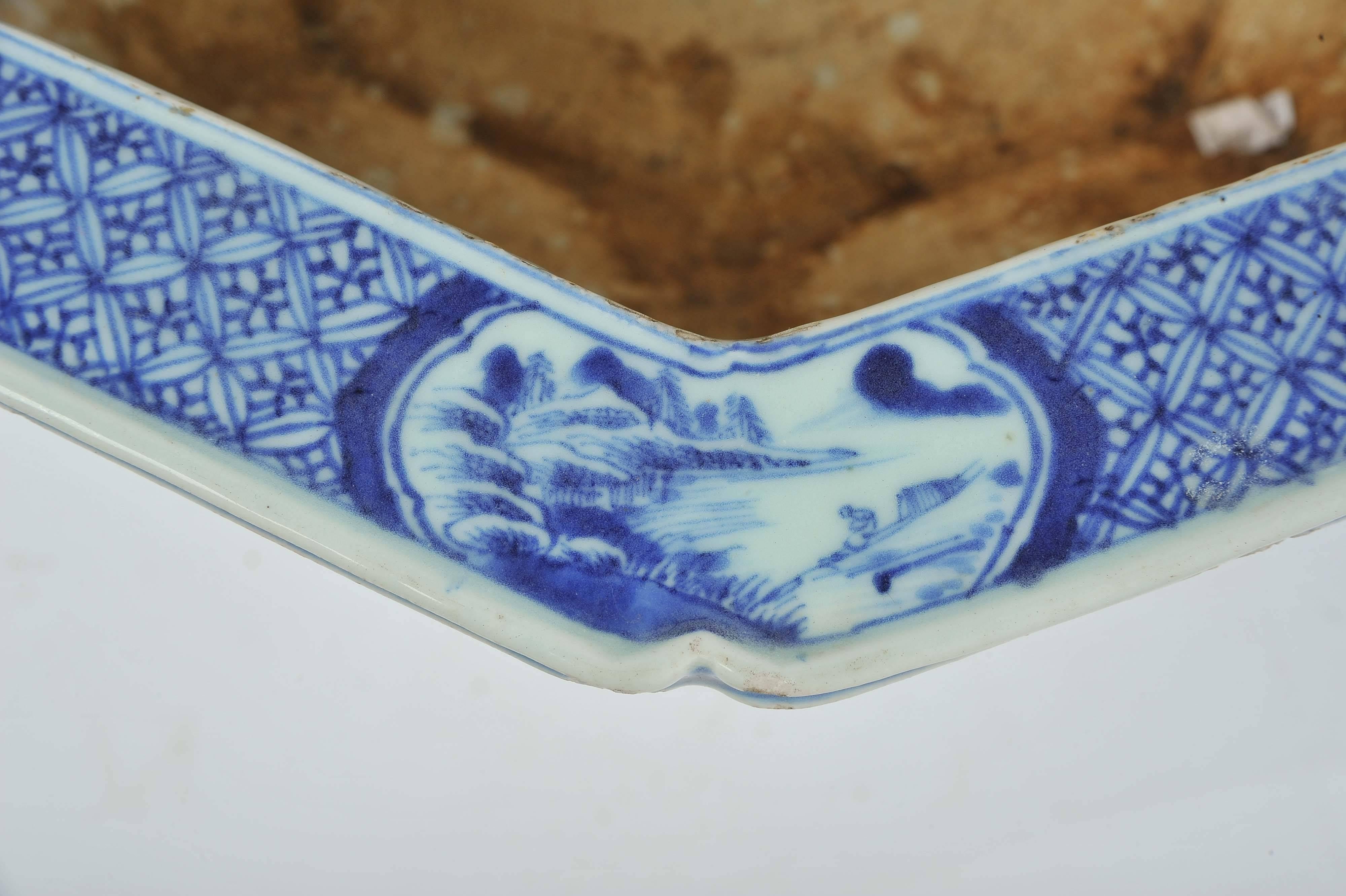 Porcelain Pair of Chinese Blue and White Jardiniere, 19th Century