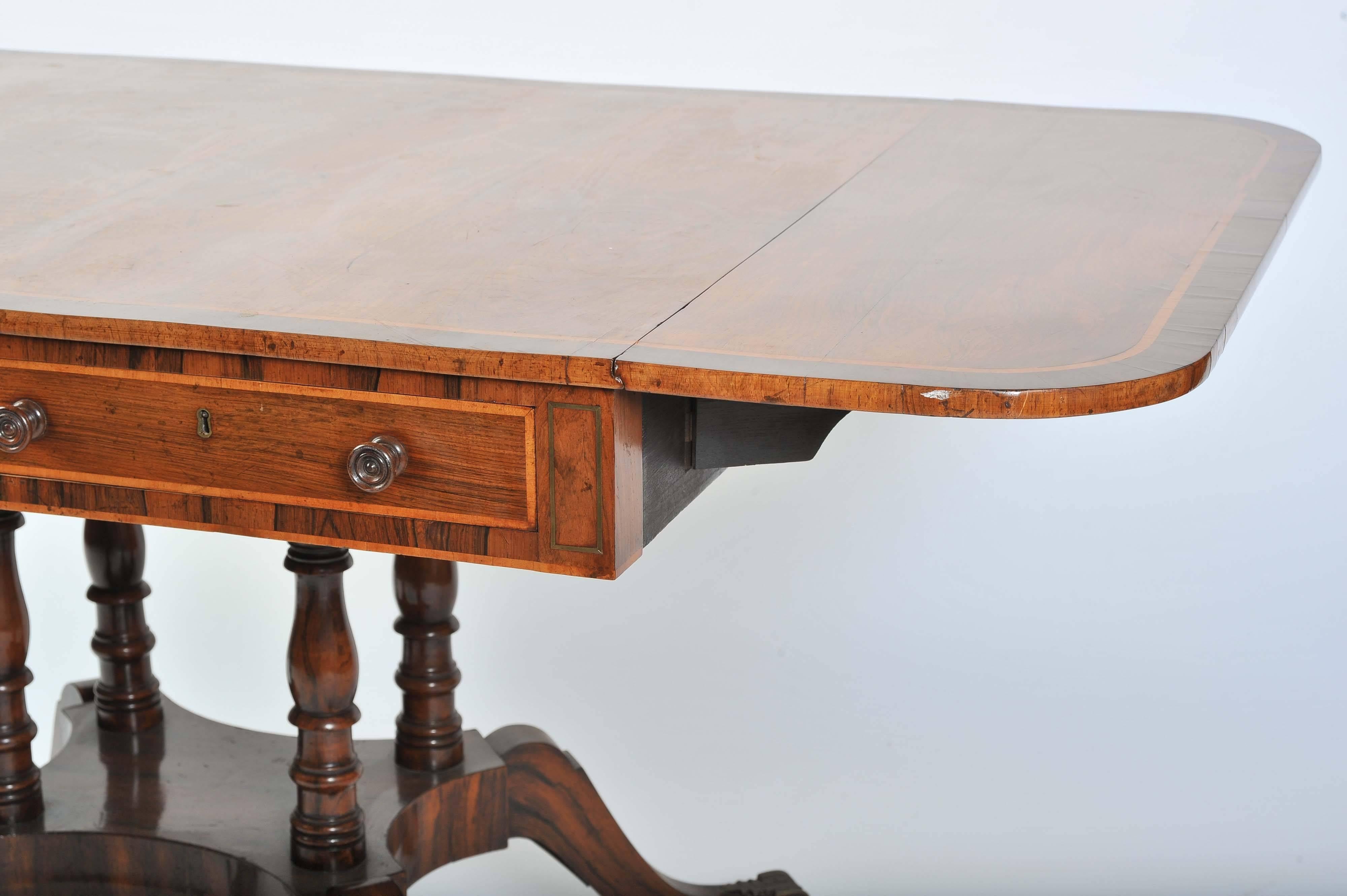 Début du XIXe siècle Paire de tables de canapé Regency en vente