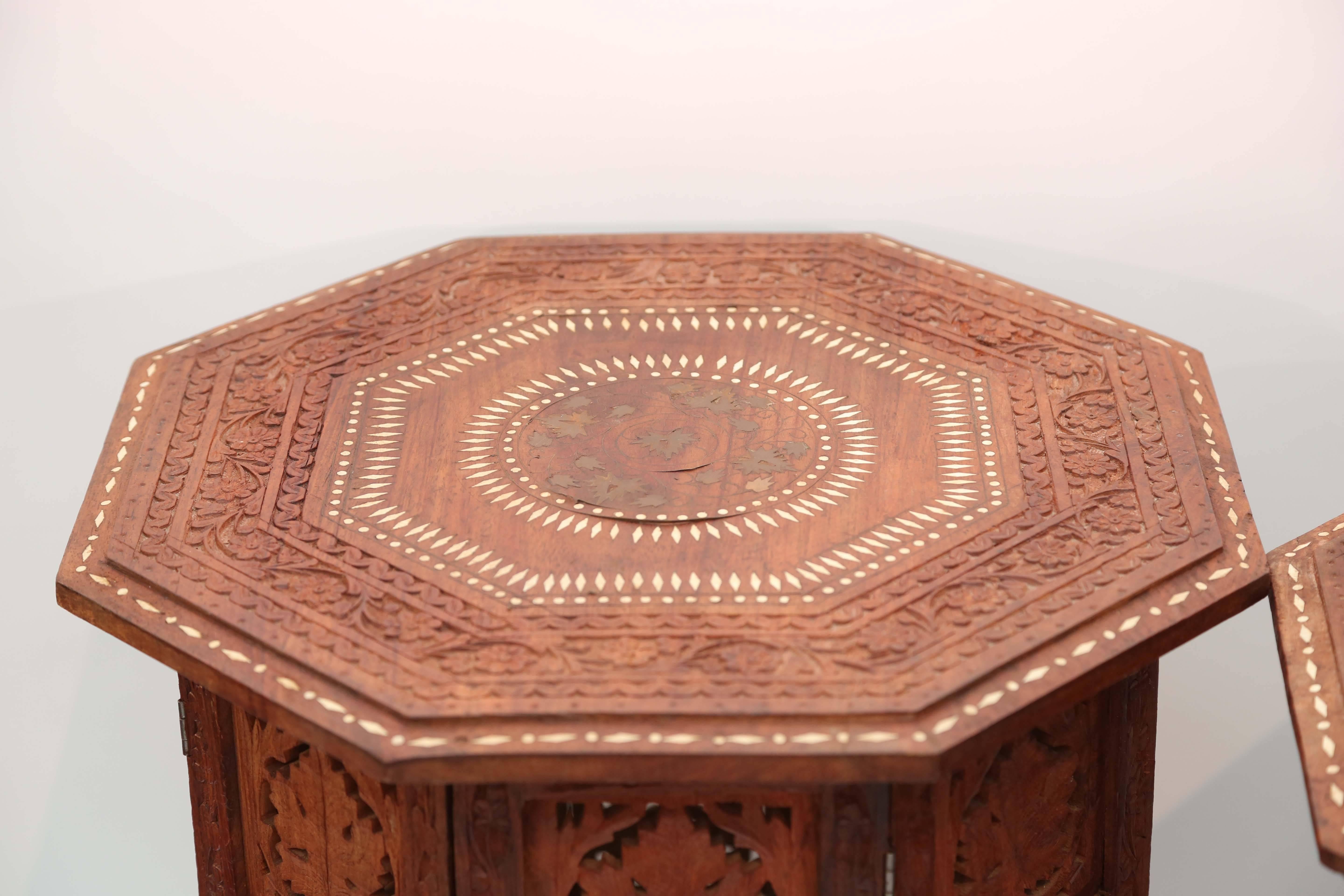 Pair of Anglo-Indian Travel Tables In Good Condition In West Palm Beach, FL