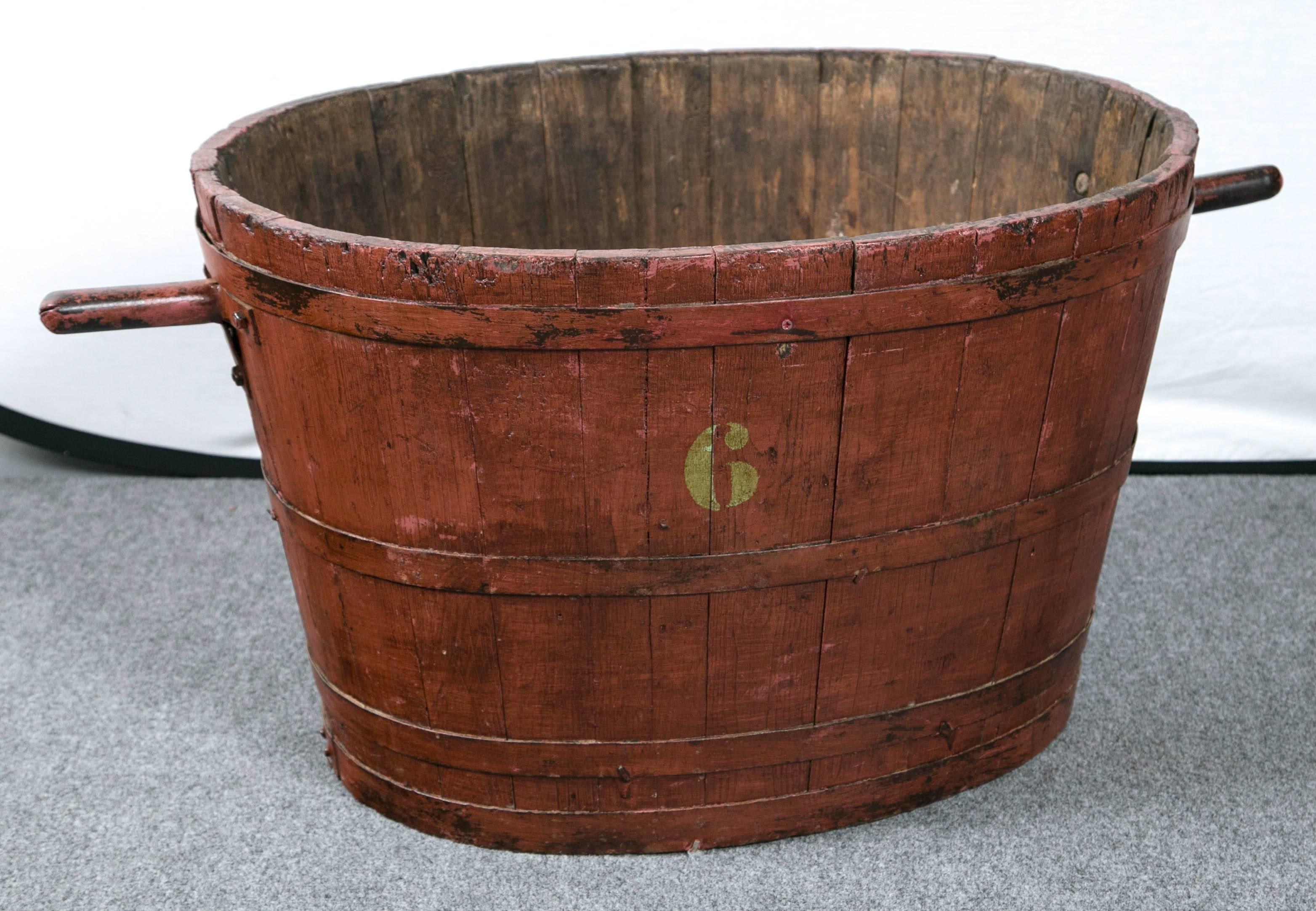 French Grape Harvesting Bucket, circa 1900 In Good Condition For Sale In Chappaqua, NY