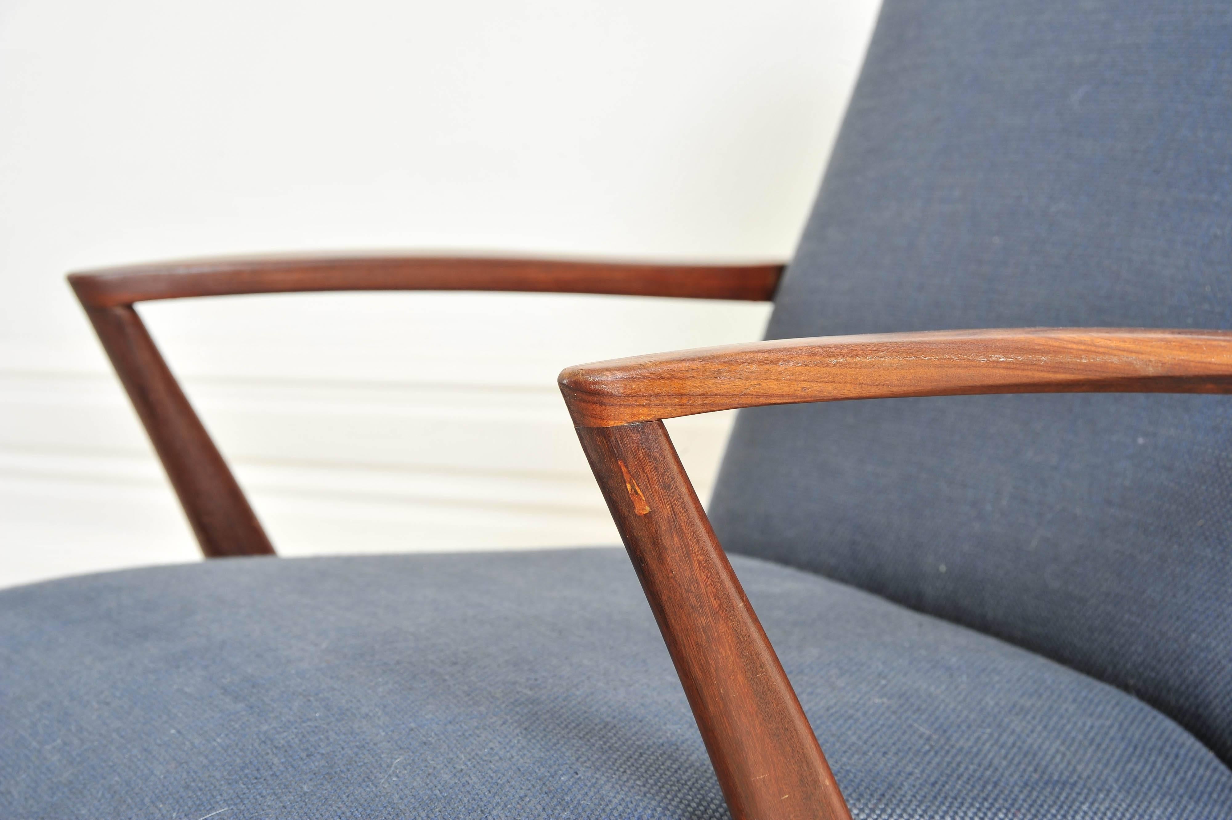 Pair of 1950s Teak Armchairs in the Style of Poul Jensen 2