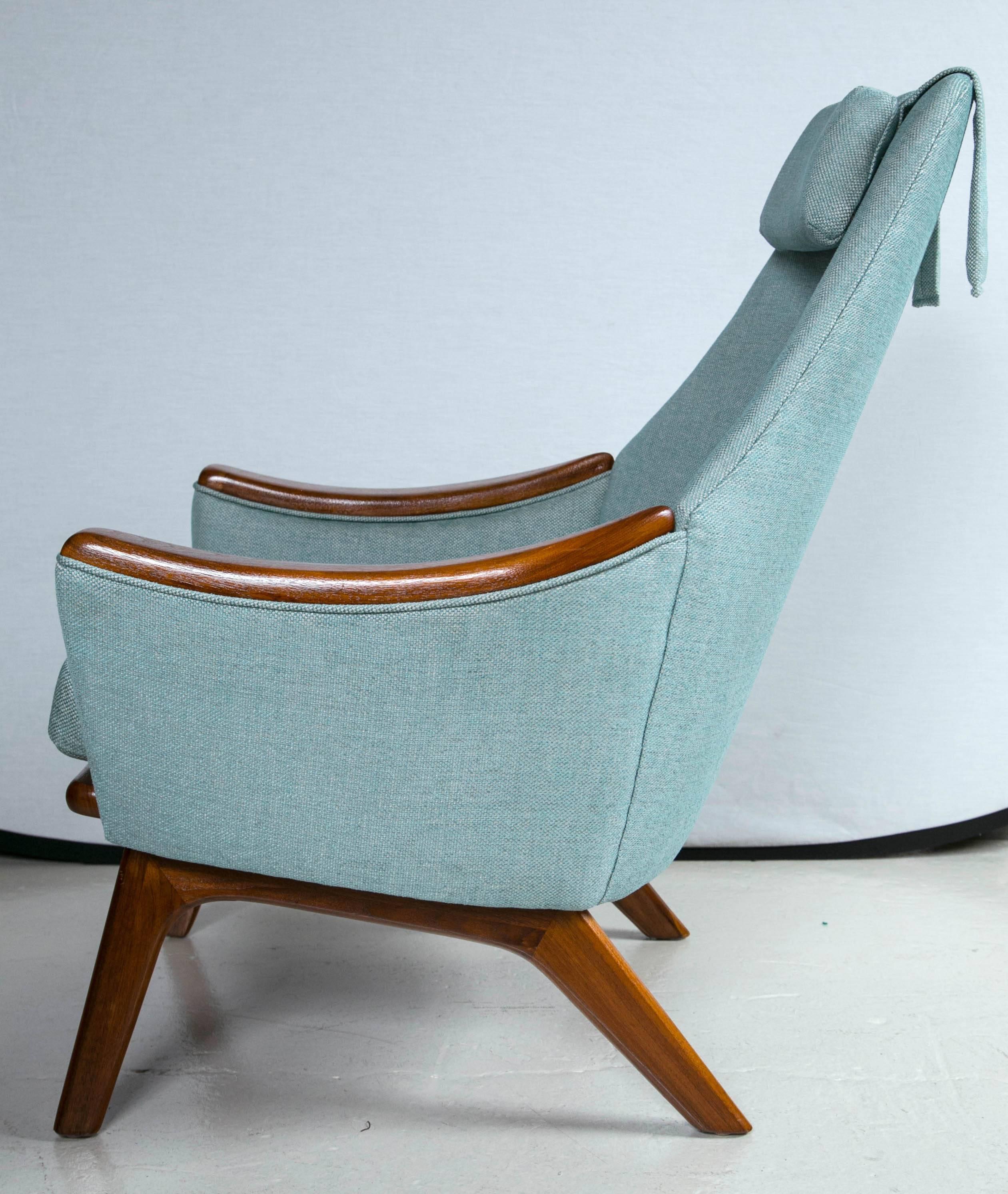 Adrian Pearsall Lounge Chair In Excellent Condition In Stamford, CT