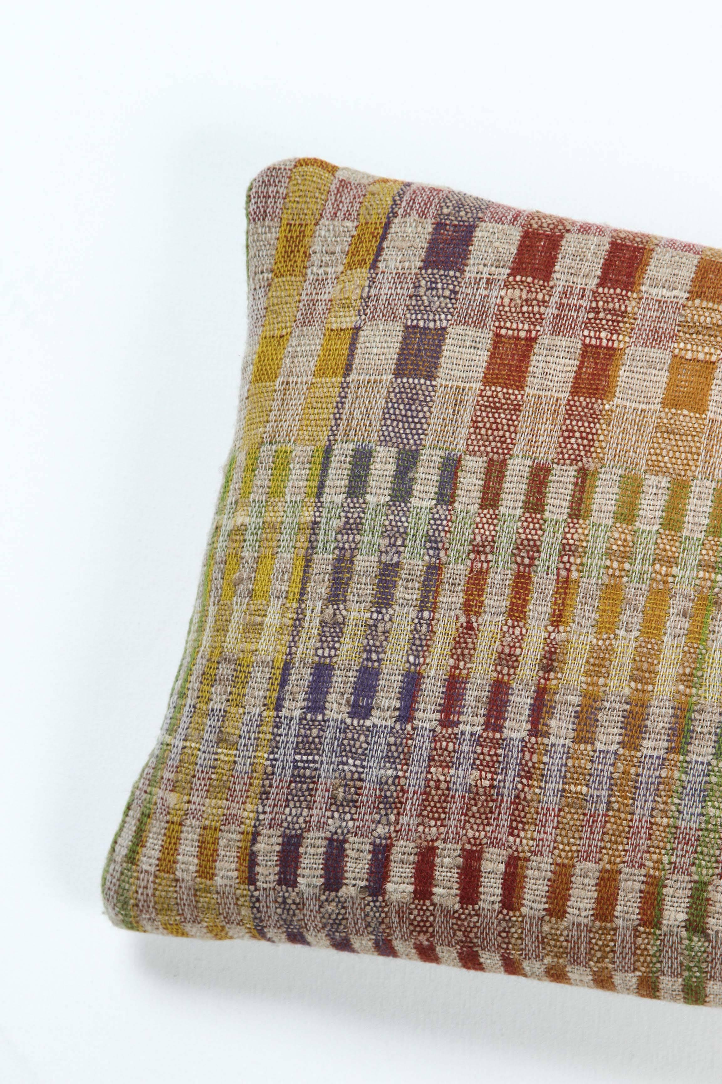 Pat McGann Workshop

A contemporary line of cushions, pillows, throws, bedcovers, bedspreads and yardage handwoven in India on antique jacquard looms. Handspun wool, cotton, linen and raw silk give the textiles an appealing uneven quality.

This