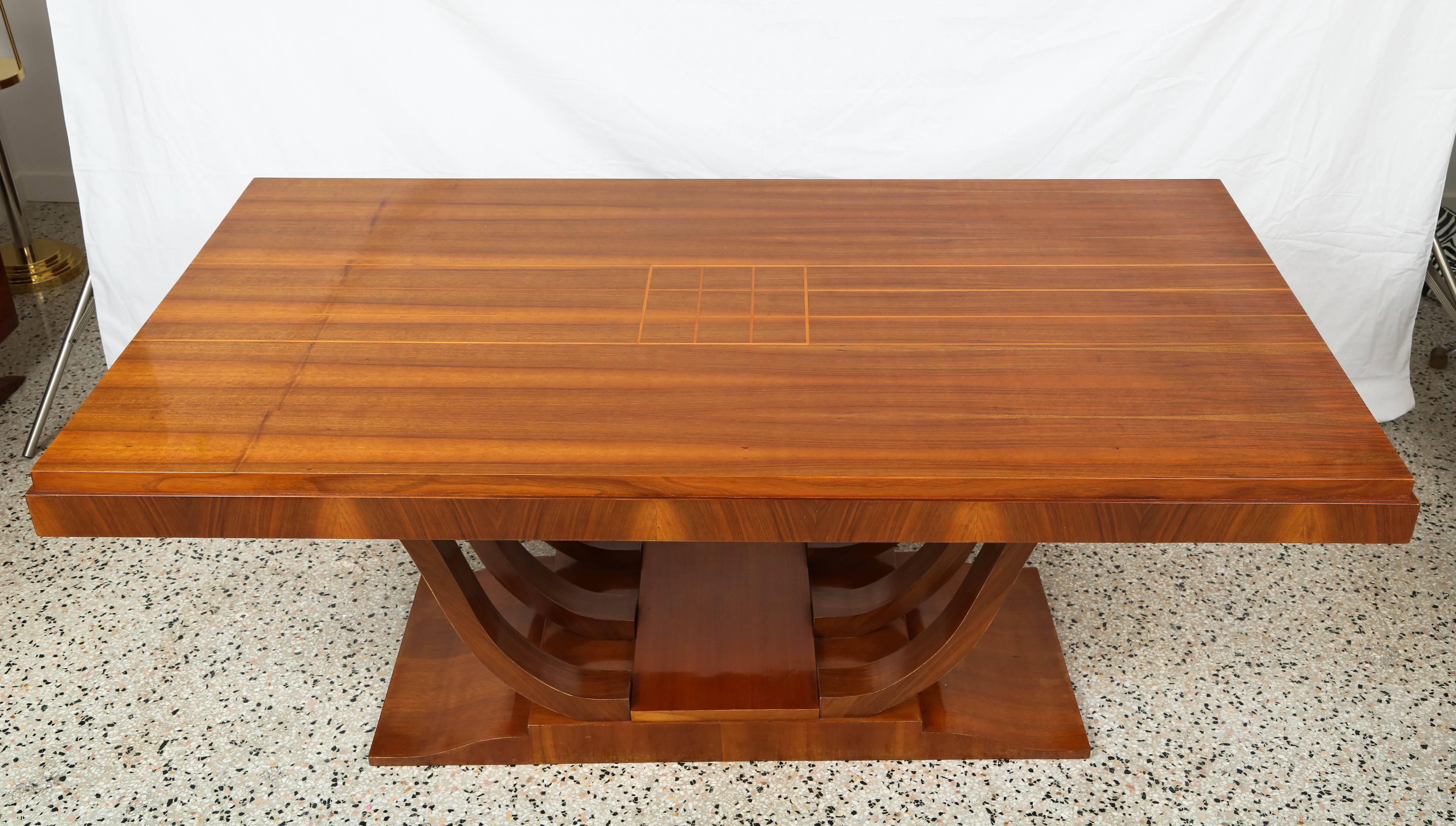 Art Deco Dining Room Table In Good Condition In West Palm Beach, FL