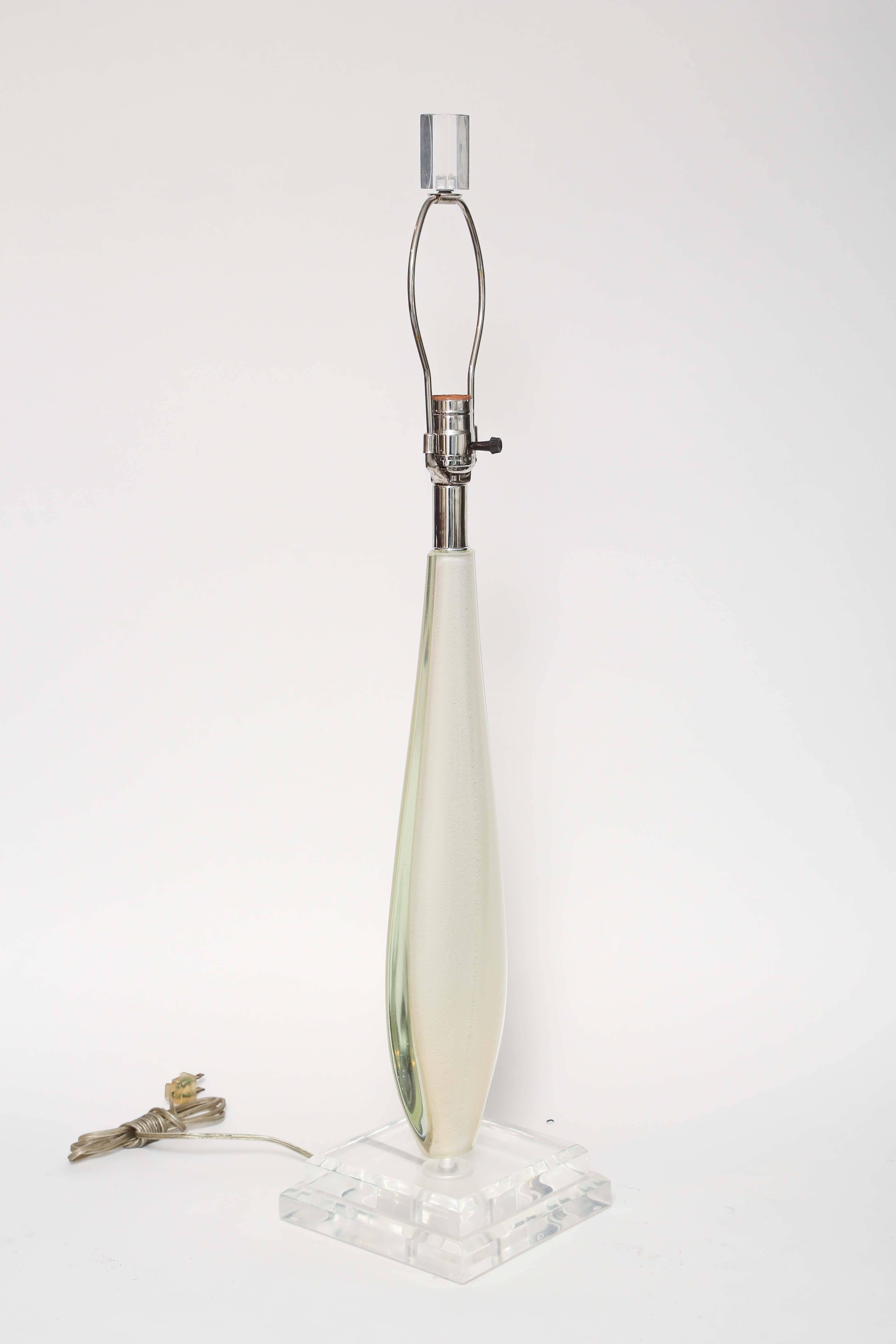 Hollywood Regency Elegant Mid-Century Modern Italian Murano Archimede Seguso Glass Table Lamp