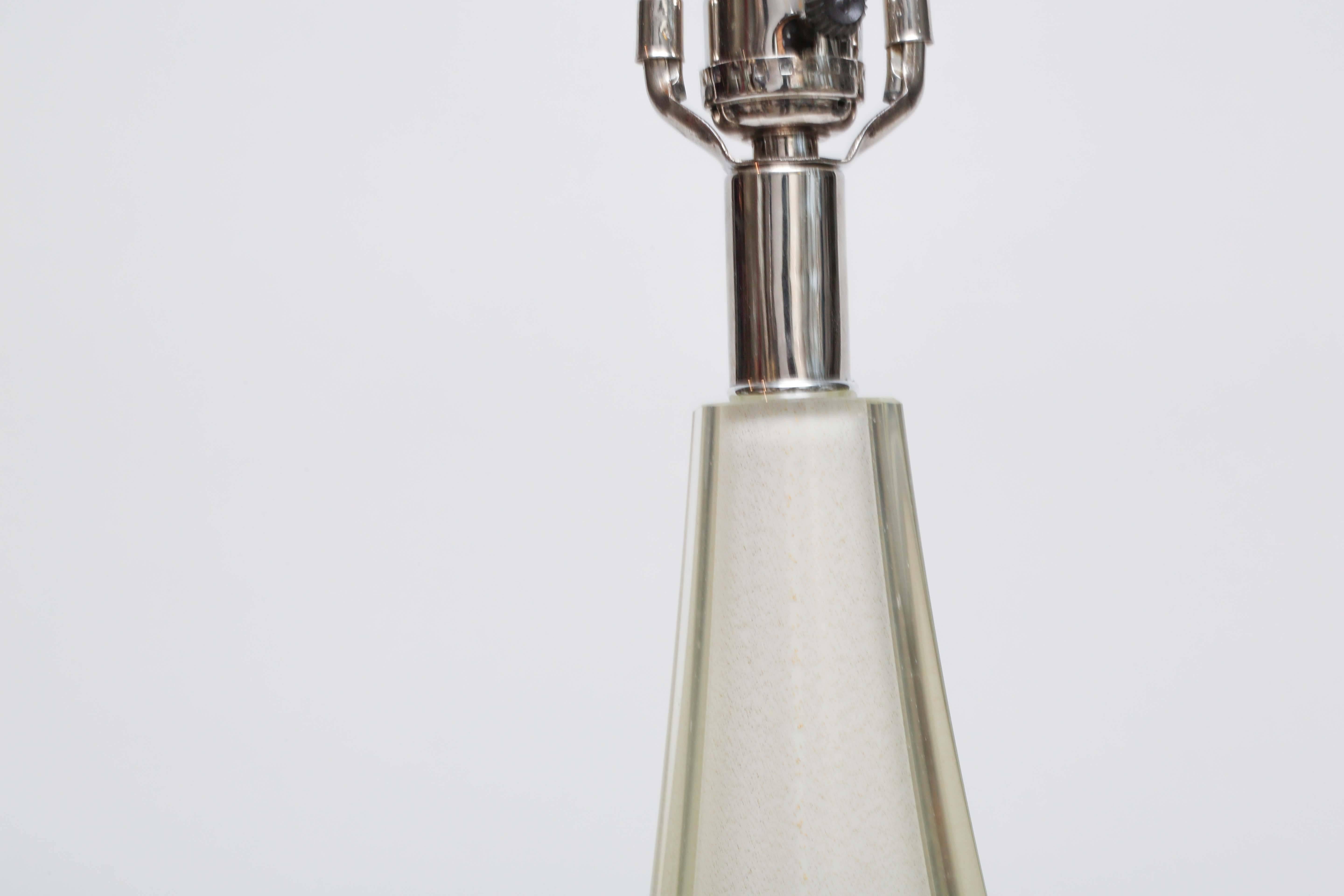 20th Century Elegant Mid-Century Modern Italian Murano Archimede Seguso Glass Table Lamp