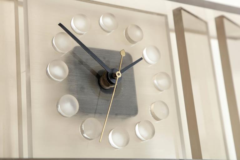 Desk Clock, Lucite, Italy, C 1960 For Sale at 1stdibs