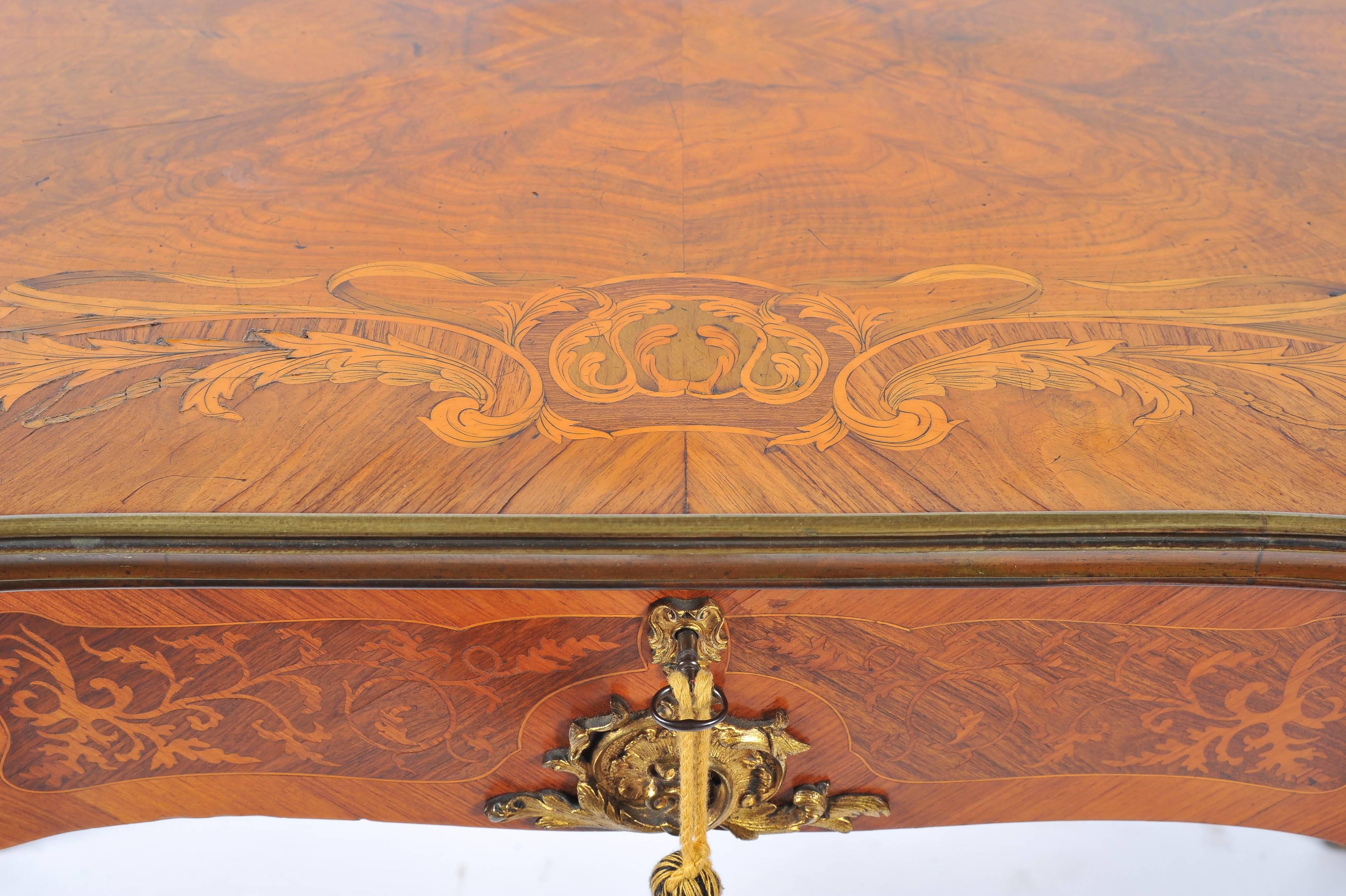Kingwood Louis XVI style 19th Century French Inlaid Side Table For Sale