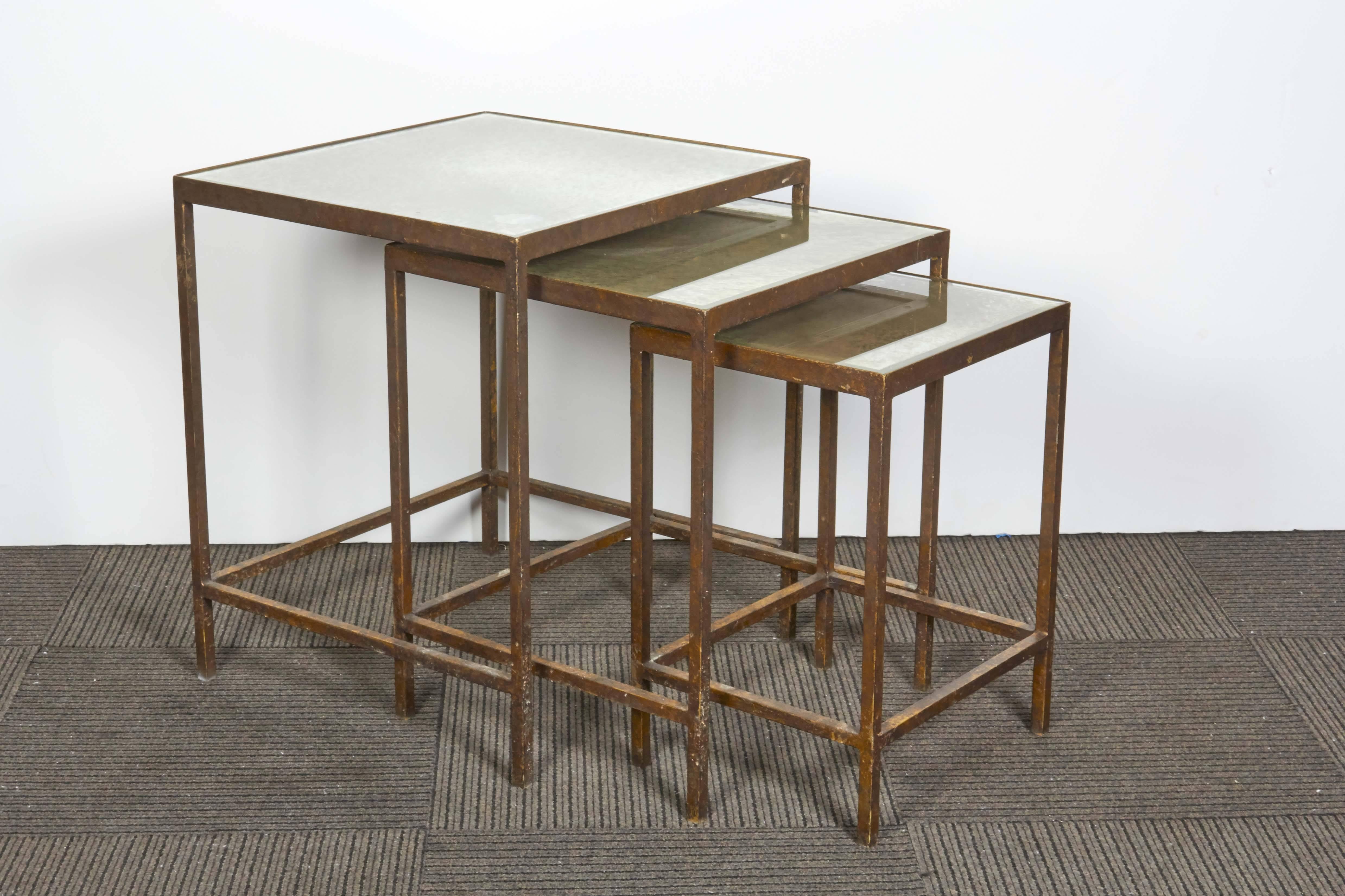 Set of Three Gilt Metal Nesting Tables with Mirrored Tops In Good Condition In New York, NY