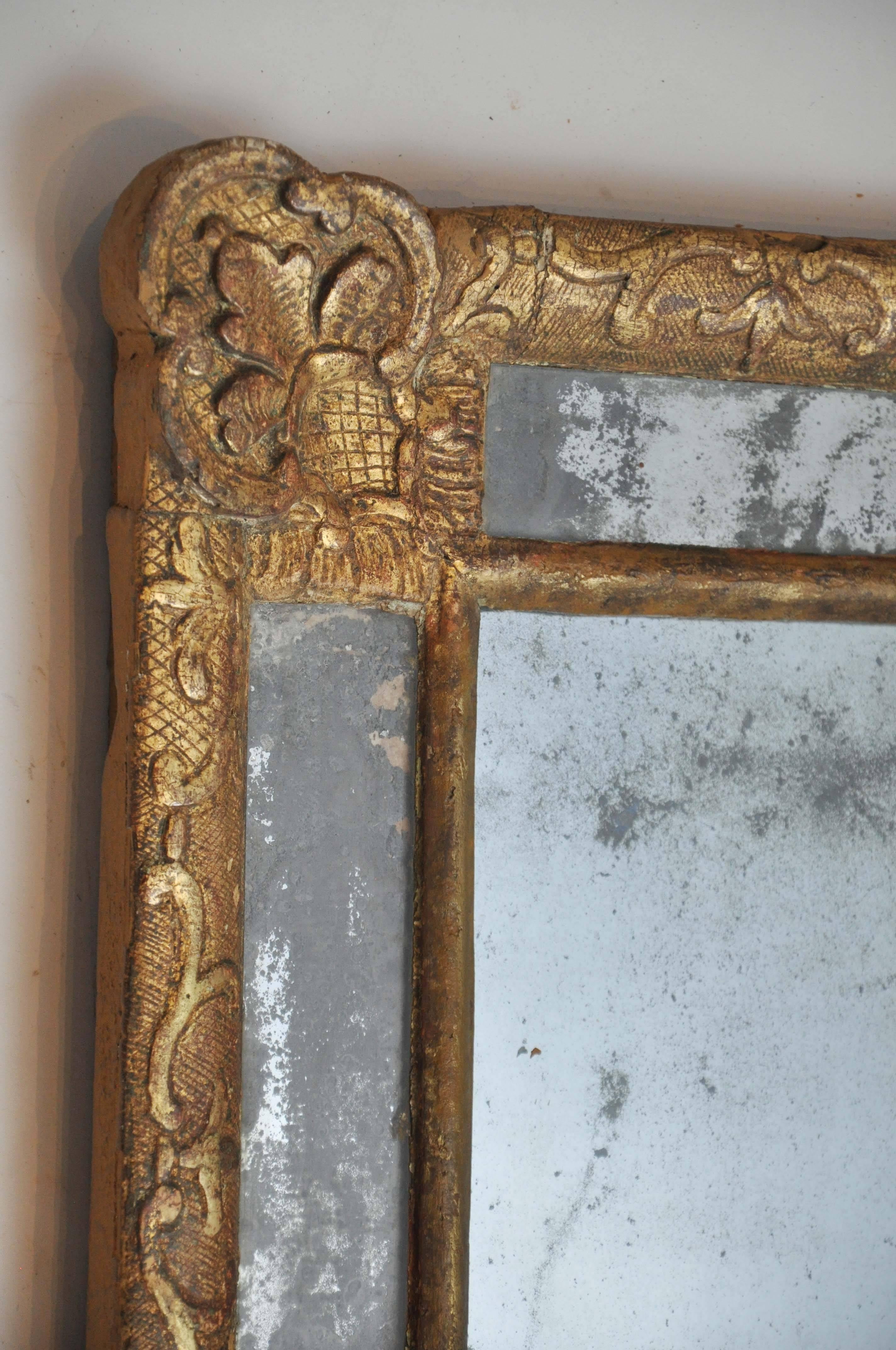 18th Century Classic French Giltwood Mirror In Good Condition For Sale In Chicago, IL