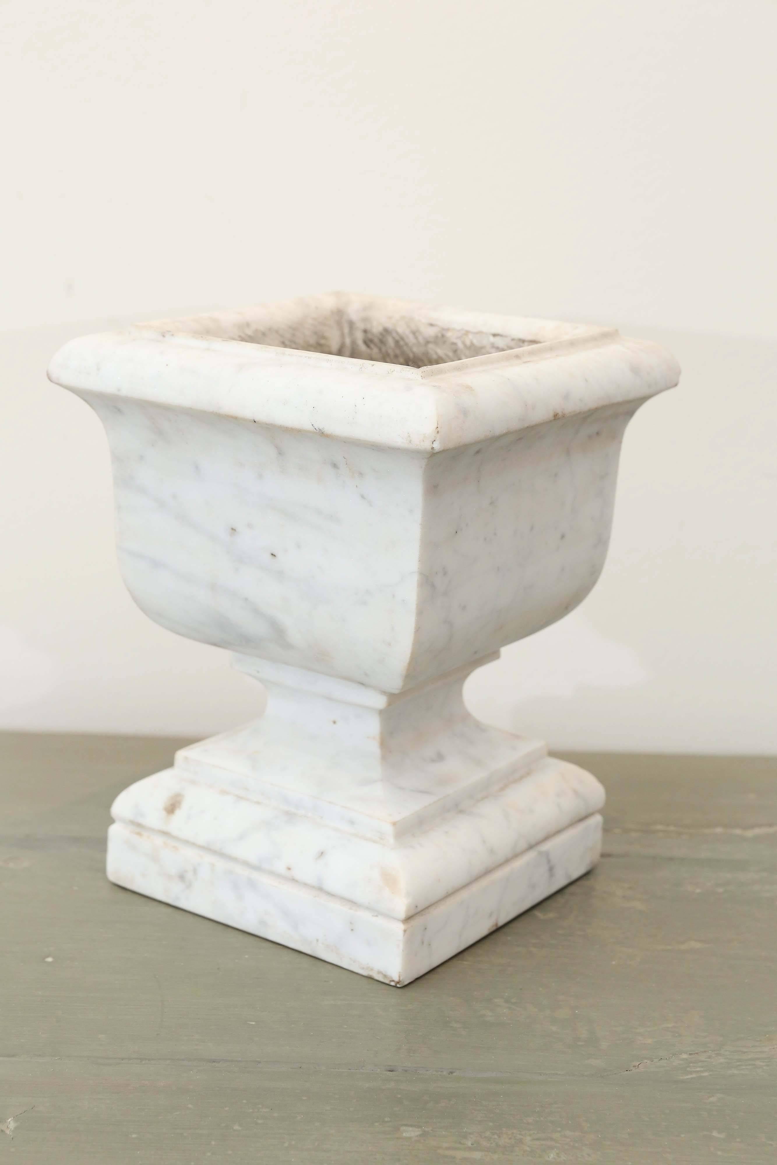 Pair of 19th Century Marble Urns In Excellent Condition In Houston, TX