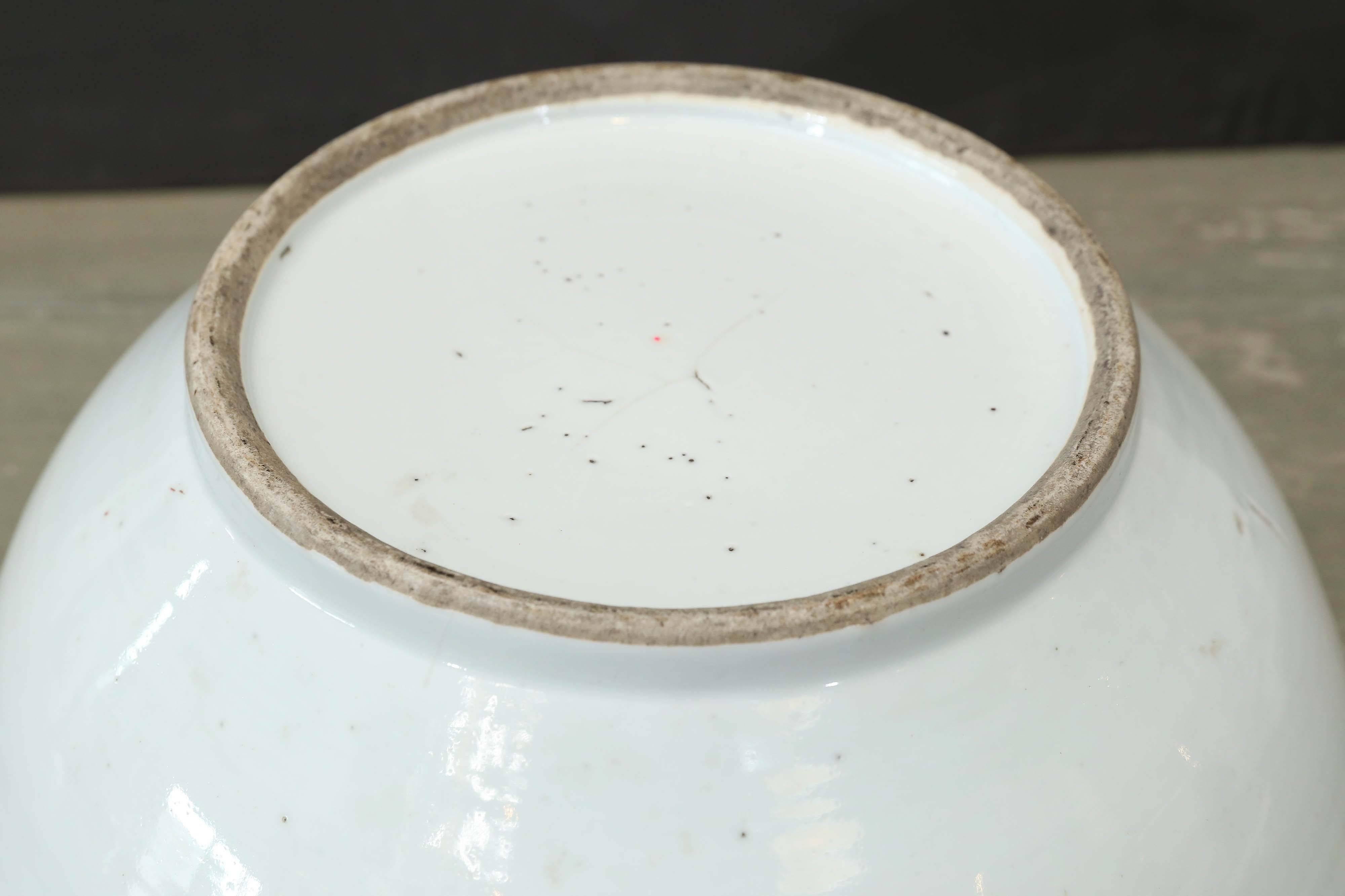 XIXe siècle Bol en porcelaine blanche du 19ème siècle en vente