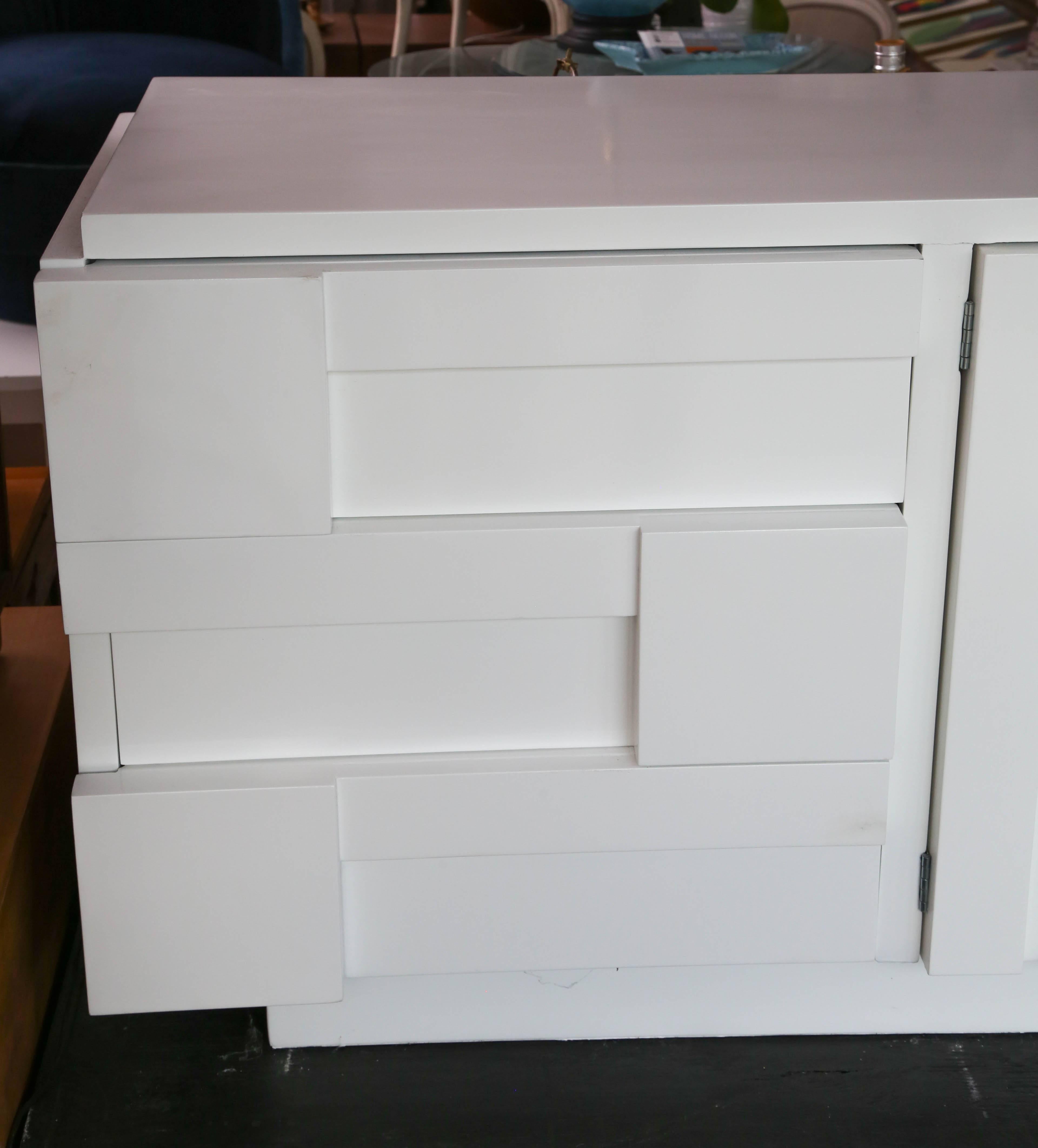 Wonderful white lacquer Milo Baughman for Lane Brutalist dresser/credenza for early 1970s.

We have matching nightstands available as well.