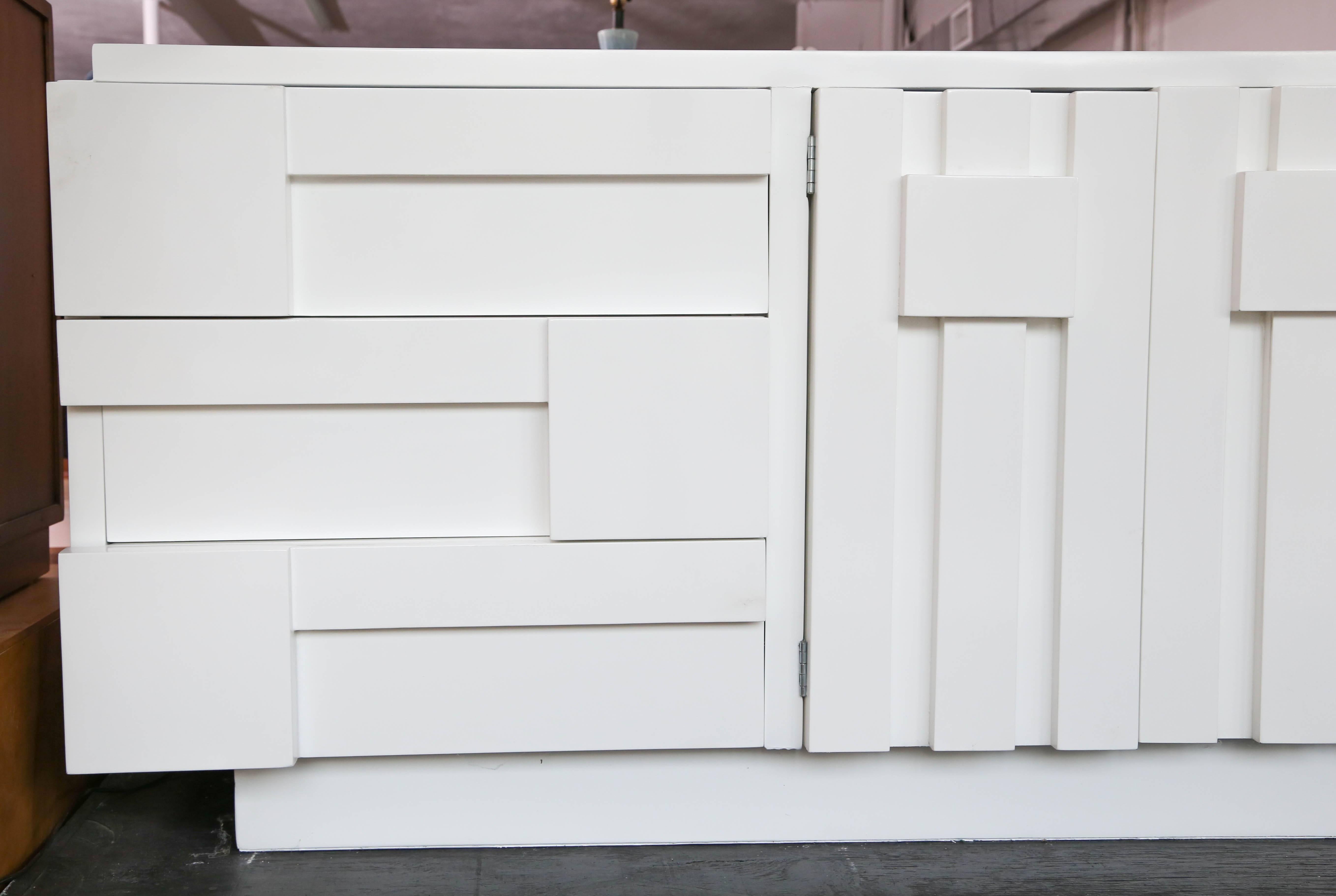 Late 20th Century White Lacquer Milo Baughman for Lane Brutalist Dresser/Credenza, 1970s, USA